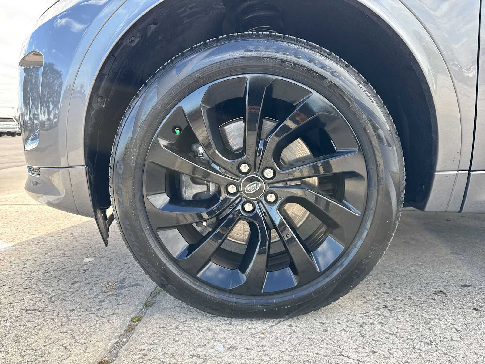 Thumbnail: 2022 Land Rover Discovery Sport - 12