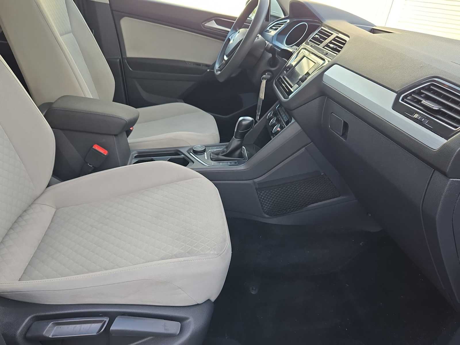 Thumbnail: 2018 Volkswagen Tiguan - 27