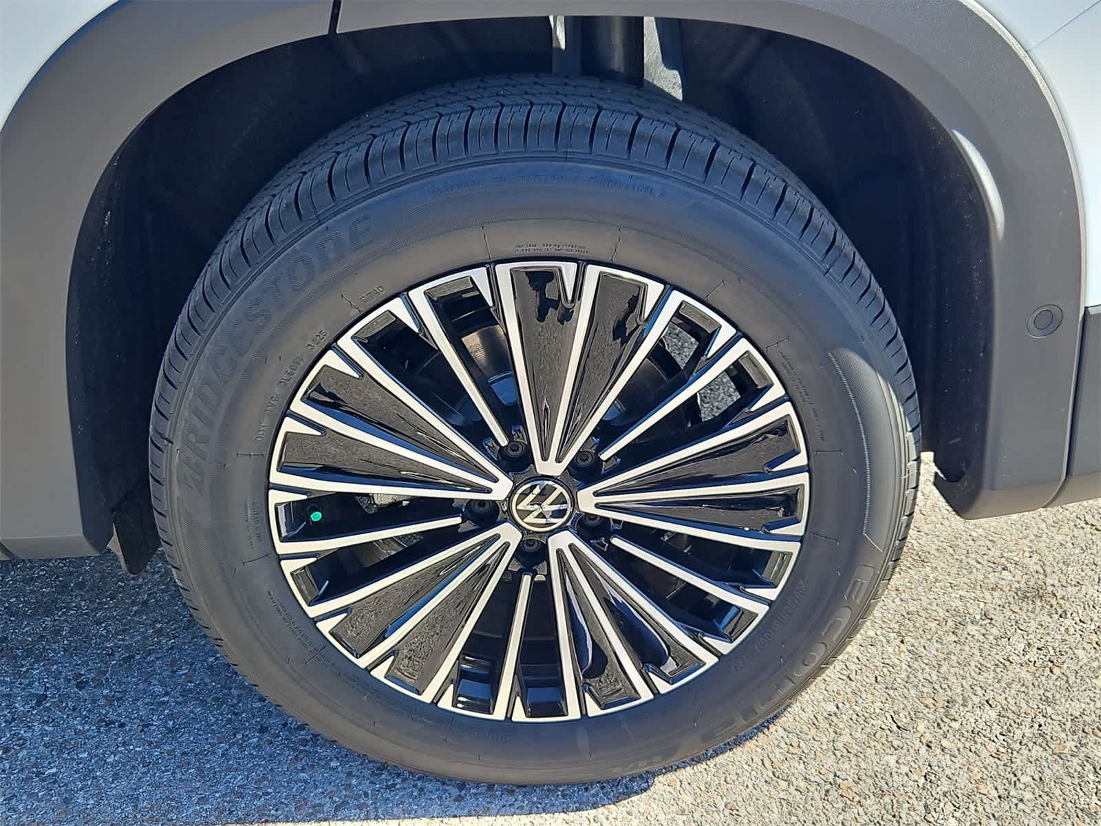 Thumbnail: 2026 Volkswagen Tiguan - 14