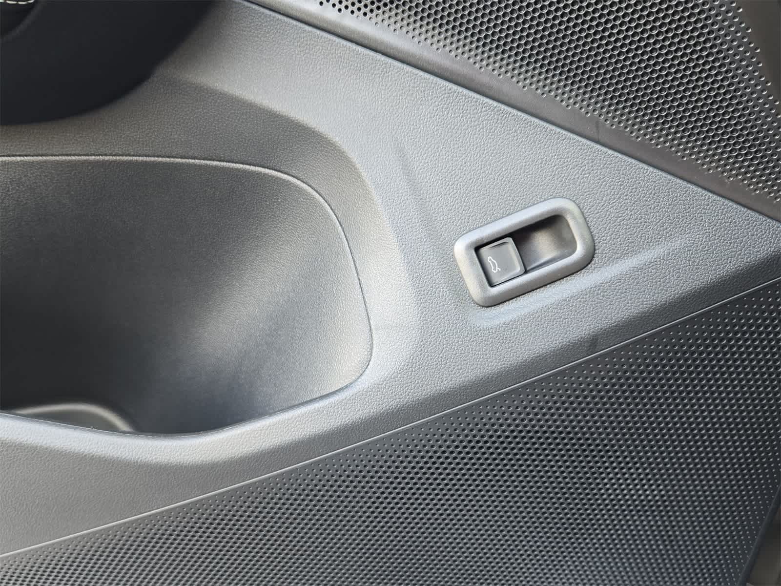 Thumbnail: 2025 Volkswagen Tiguan - 29