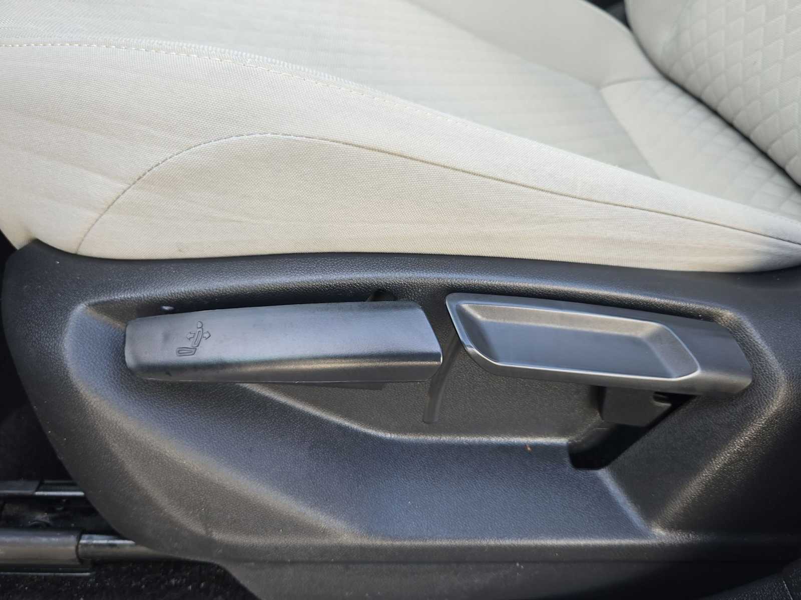 Thumbnail: 2018 Volkswagen Tiguan - 24