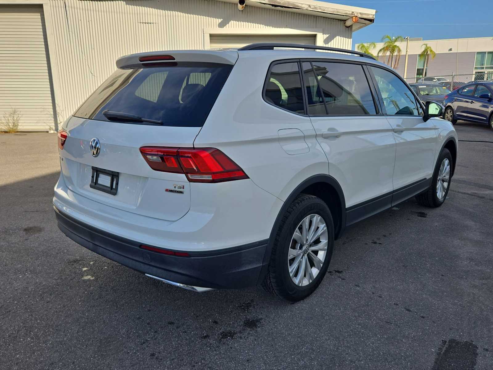 Thumbnail: 2018 Volkswagen Tiguan - 14