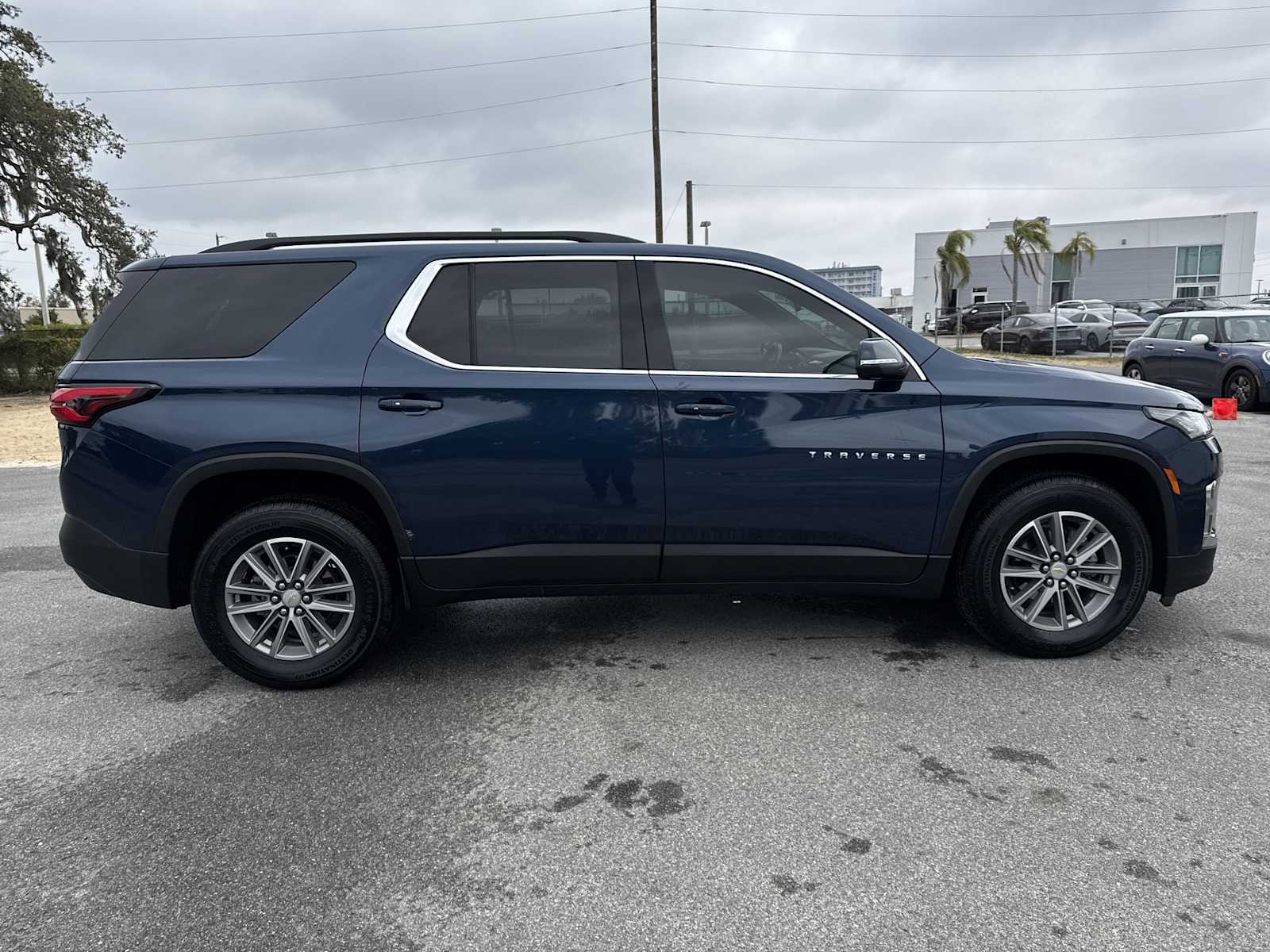 Thumbnail: 2022 Chevrolet Traverse - 7