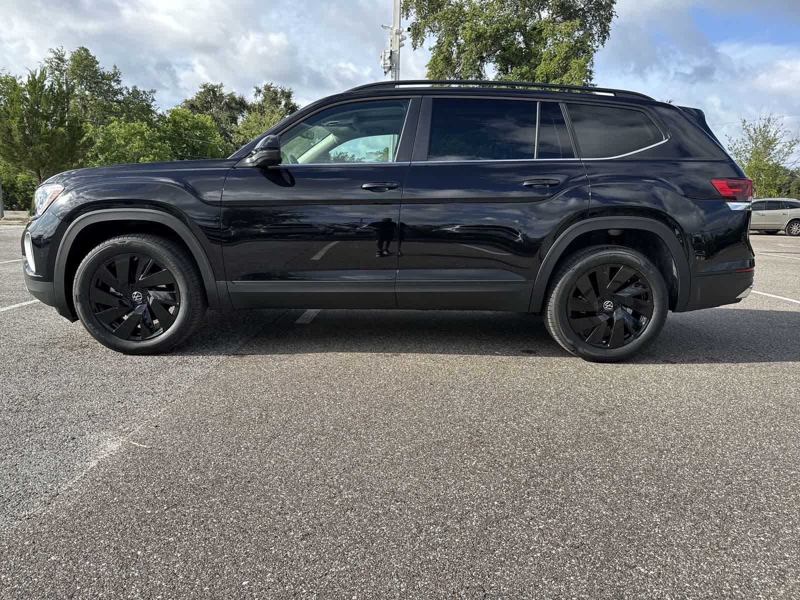 Thumbnail: 2026 Volkswagen Atlas - 3