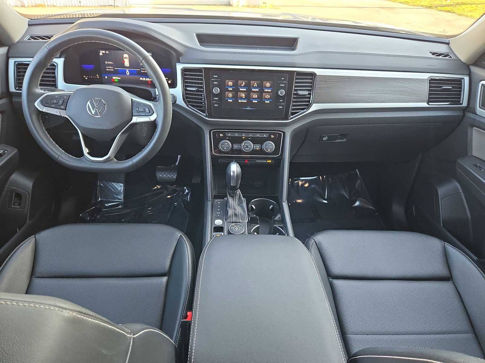 Thumbnail: 2022 Volkswagen Atlas - 16