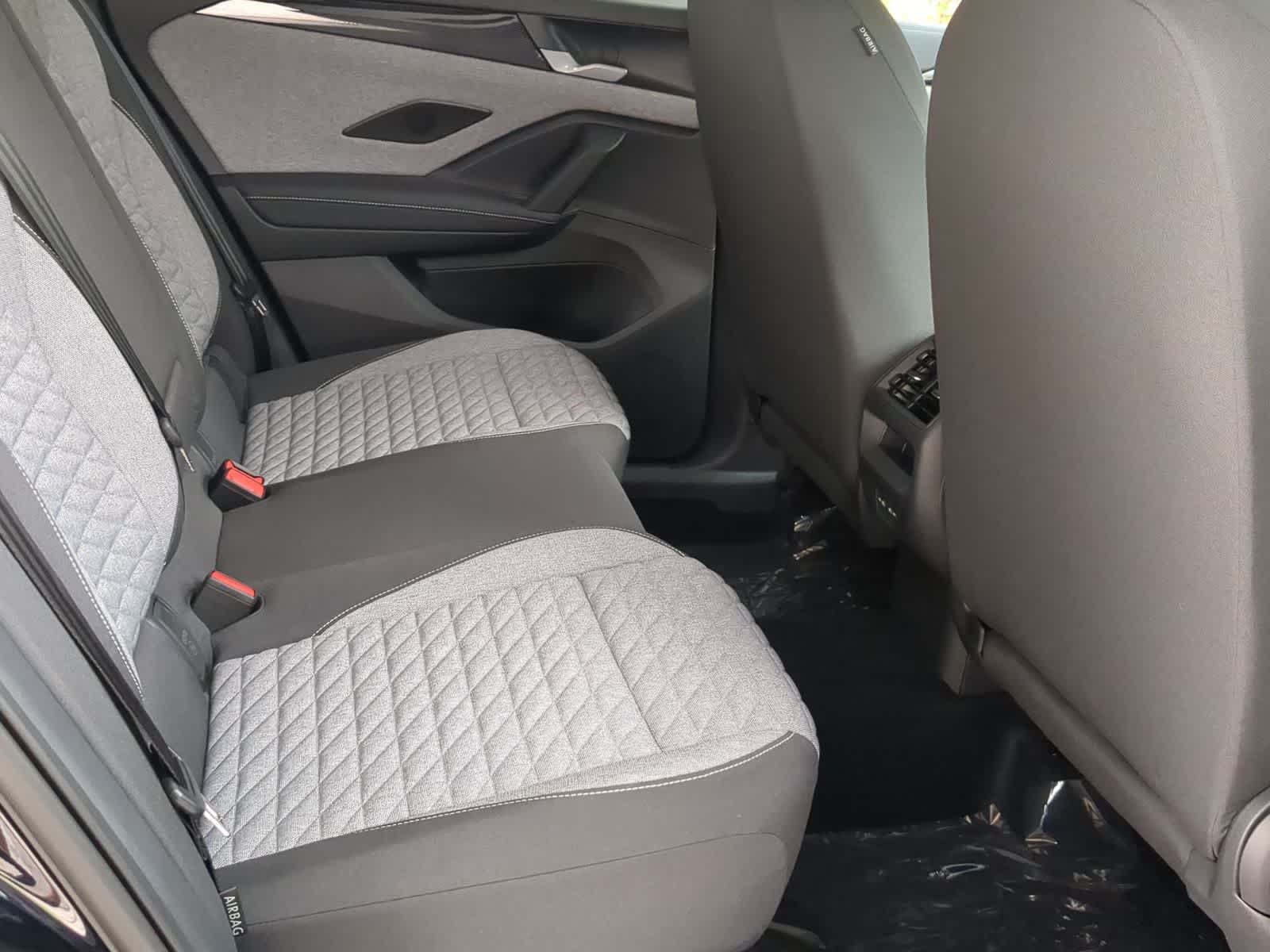 Thumbnail: 2025 Volkswagen Tiguan - 18