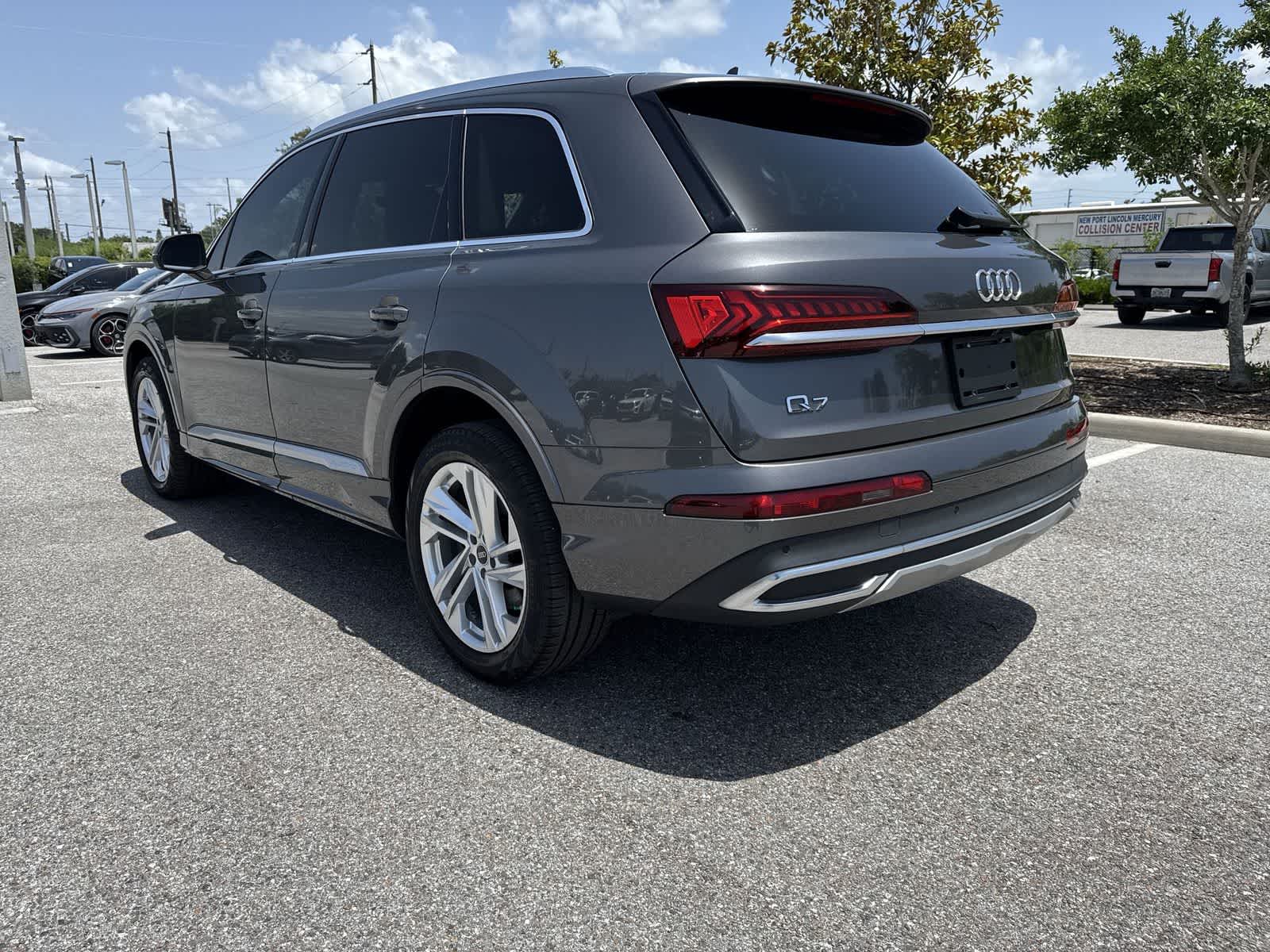 Thumbnail: 2023 Audi Q7 - 11