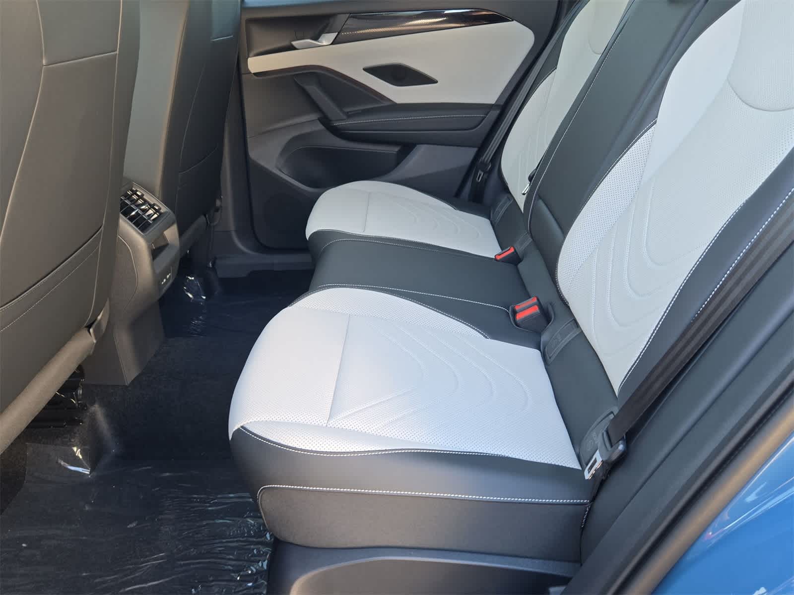 Thumbnail: 2025 Volkswagen Tiguan - 21