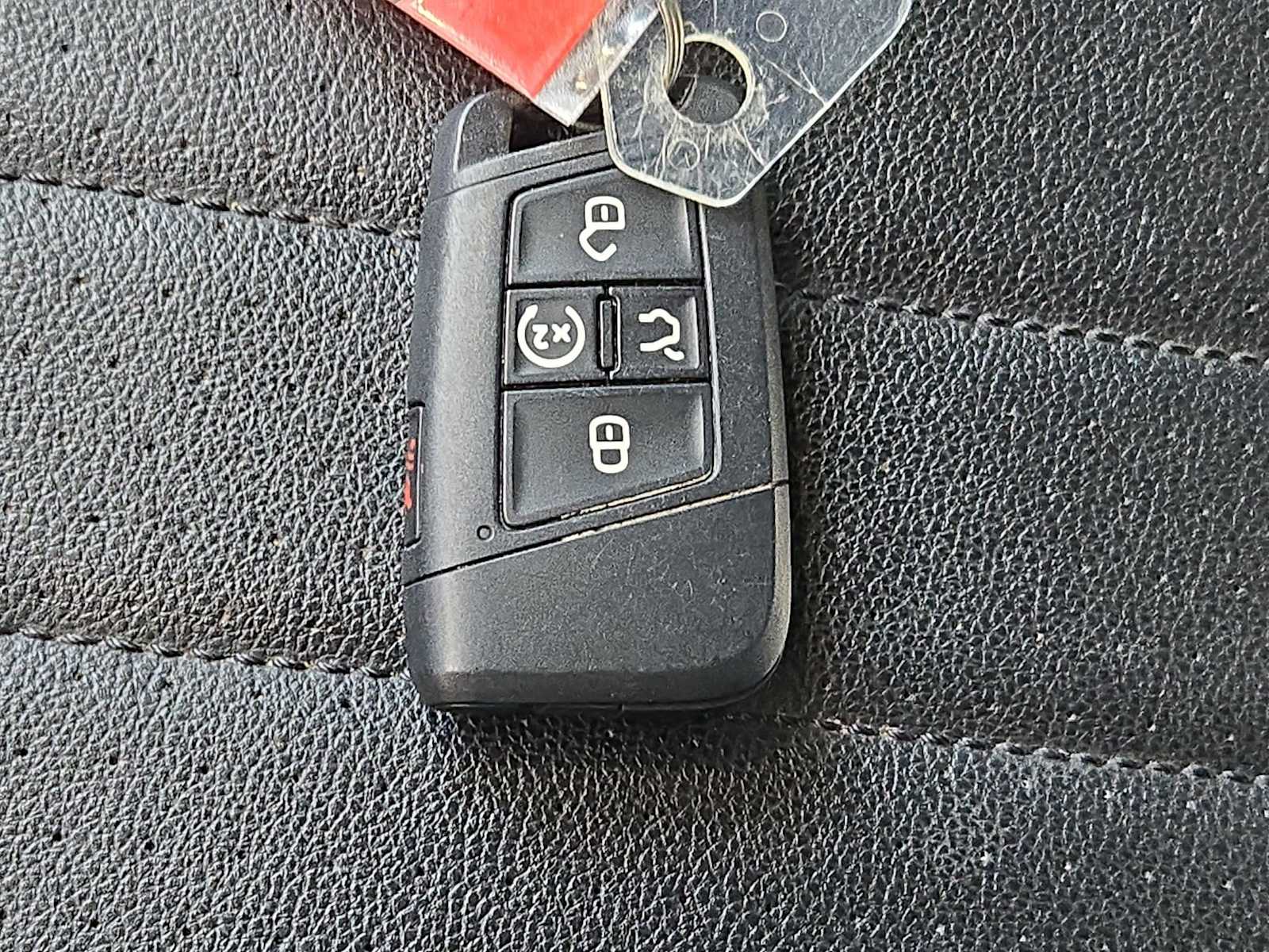 Thumbnail: 2022 Volkswagen Tiguan - 35