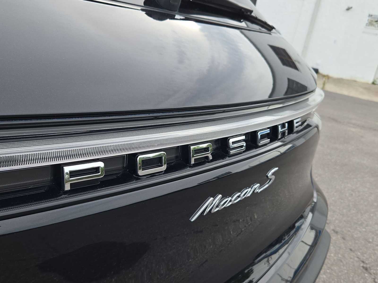 Thumbnail: 2022 Porsche Macan - 12