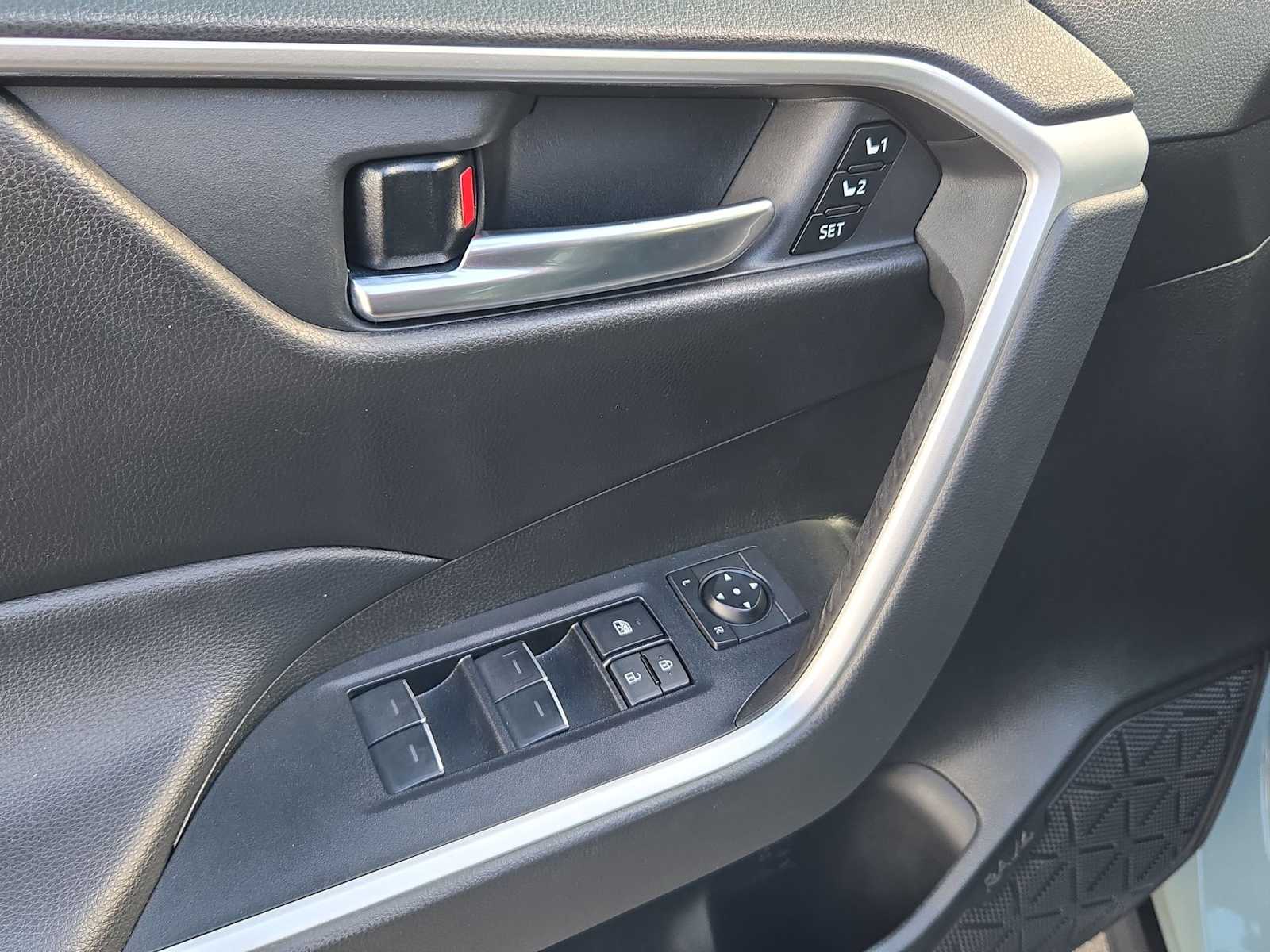 Thumbnail: 2022 Toyota RAV4 - 36