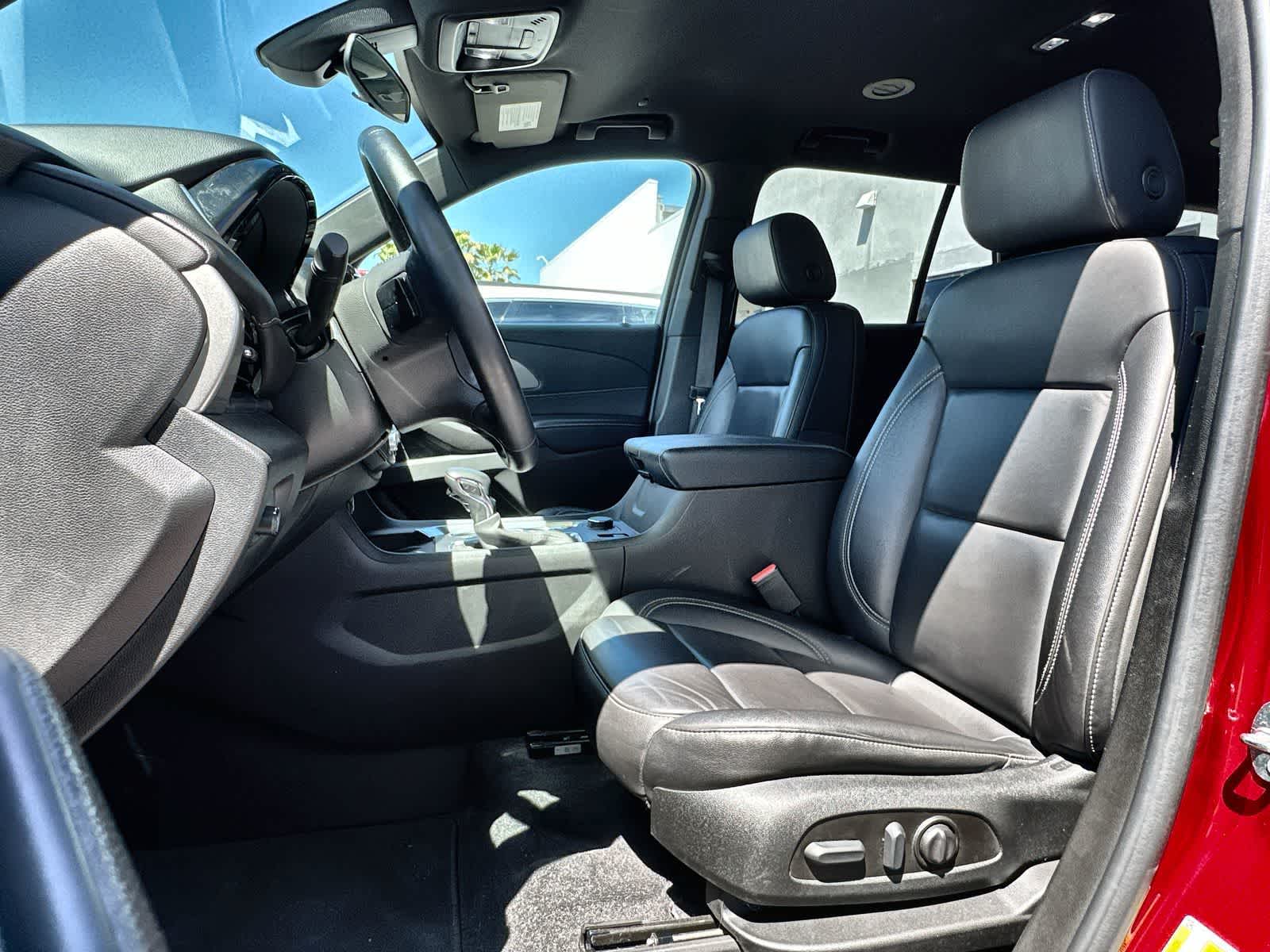 Thumbnail: 2023 Chevrolet Traverse - 3