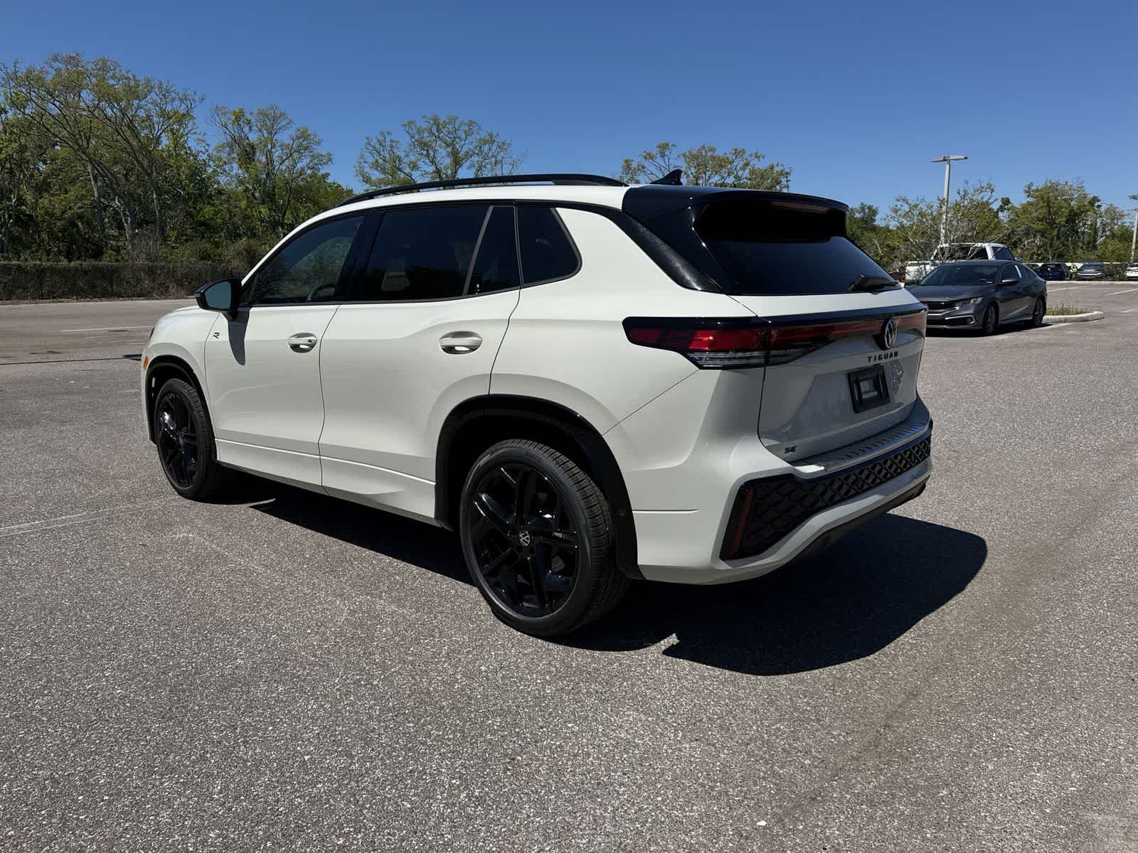 Thumbnail: 2026 Volkswagen Tiguan - 4