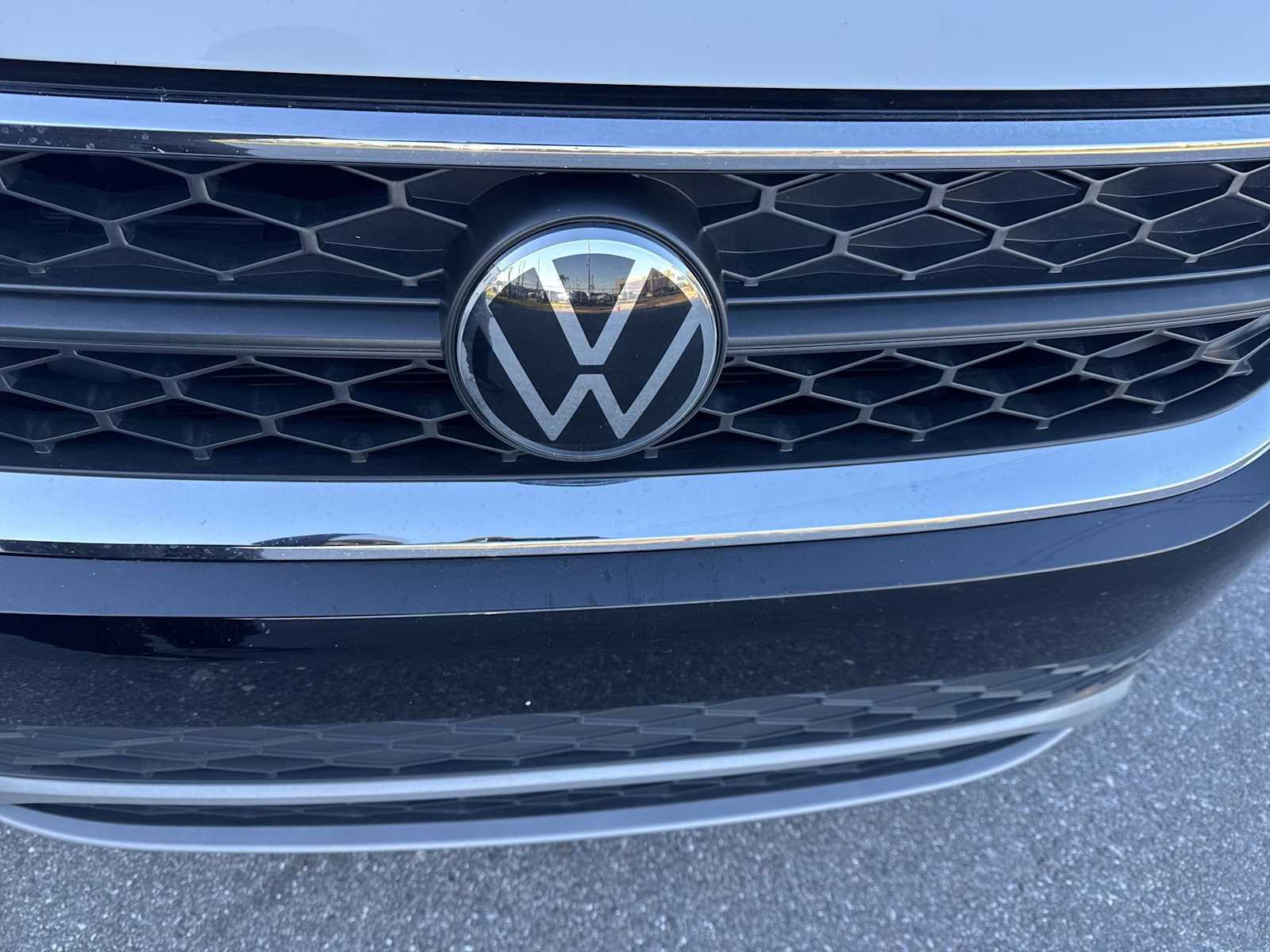 Thumbnail: 2023 Volkswagen Taos - 18