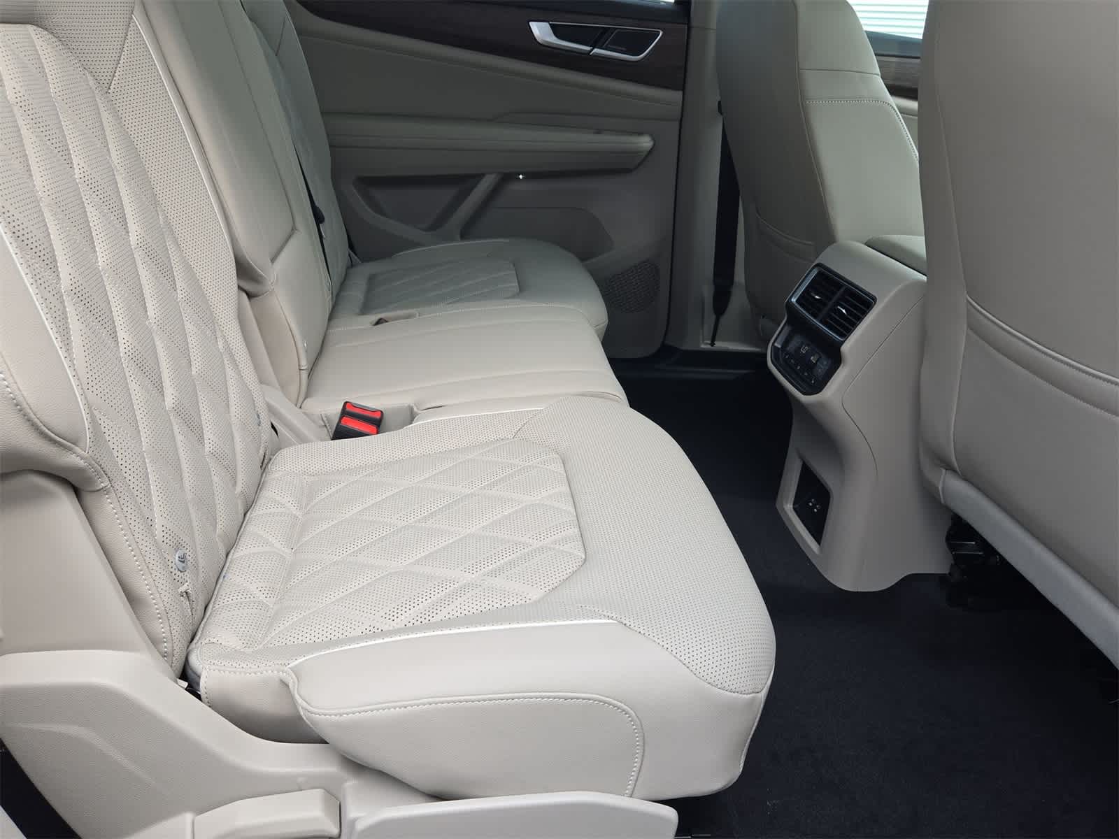 Thumbnail: 2026 Volkswagen Atlas - 22