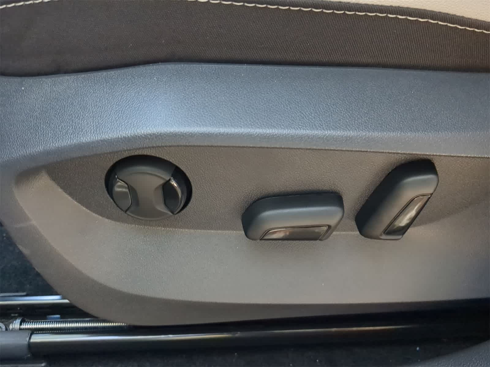 Thumbnail: 2025 Volkswagen Taos - 18