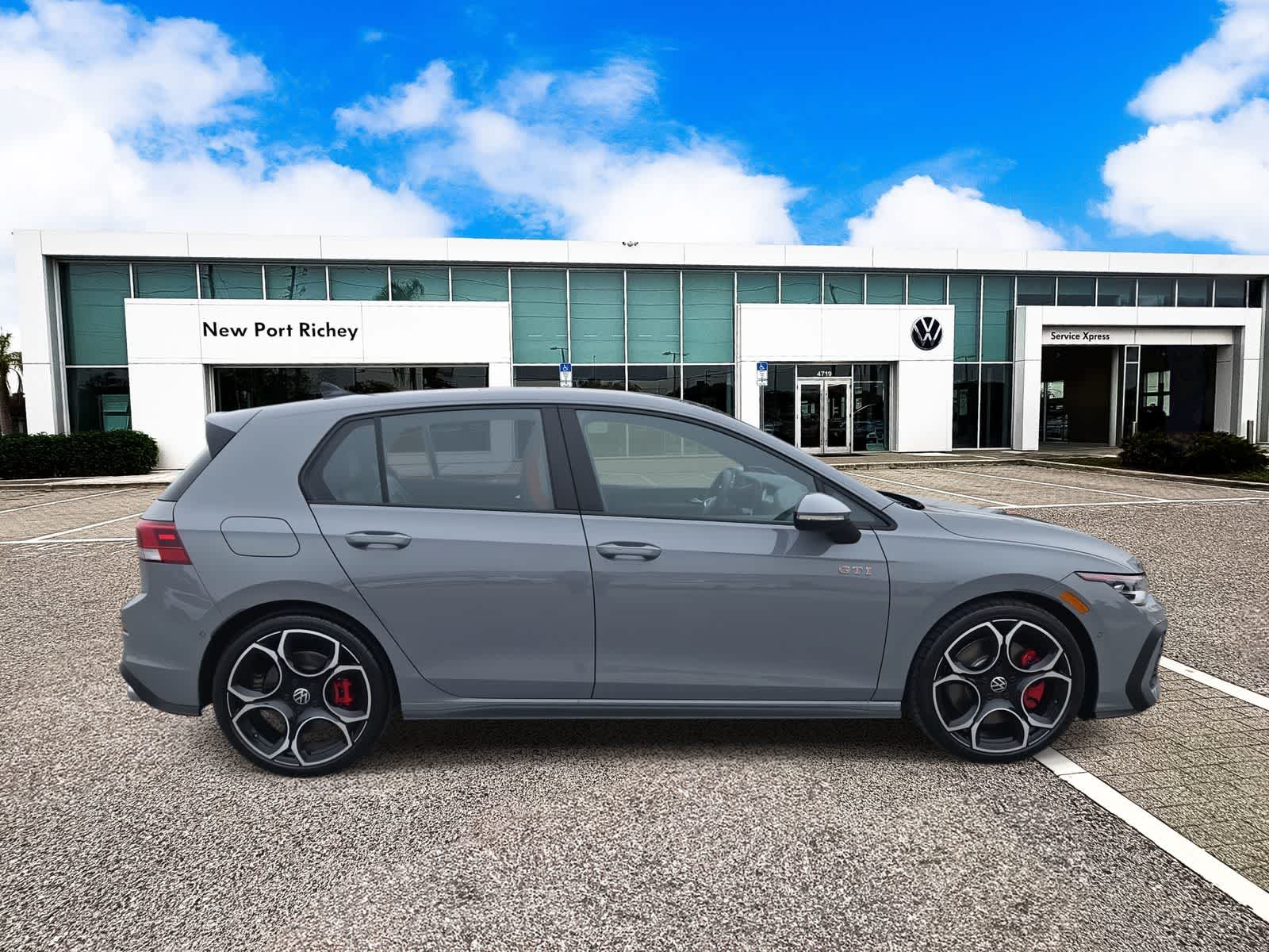 Thumbnail: 2026 Volkswagen Golf - 9