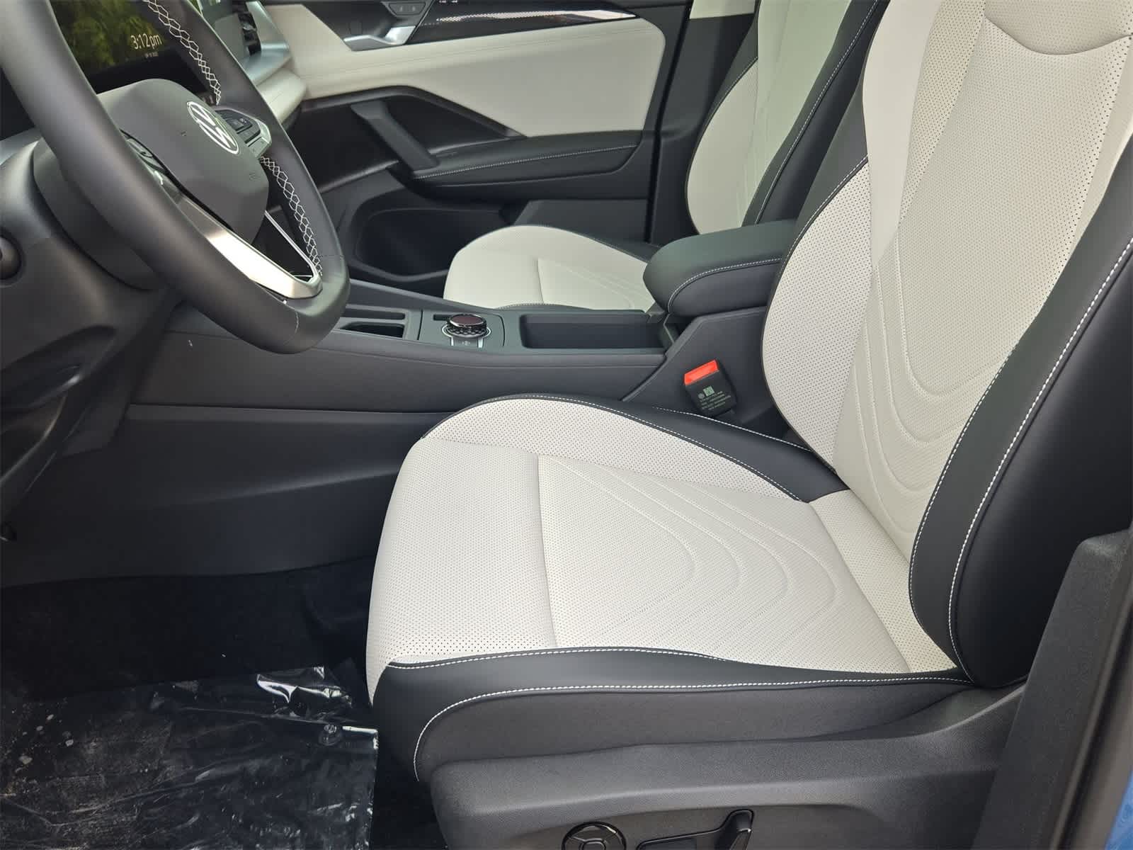 Thumbnail: 2025 Volkswagen Tiguan - 17