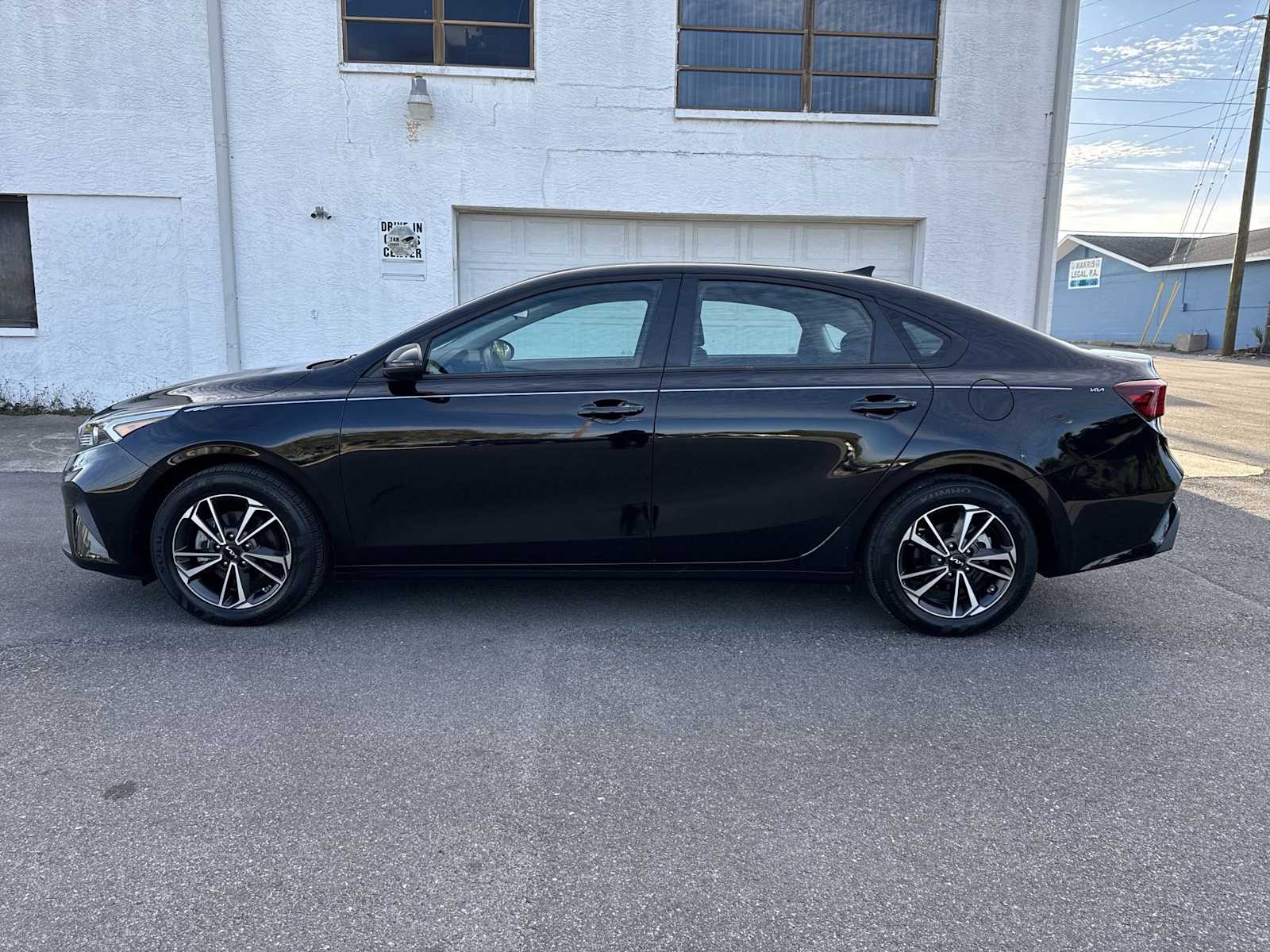 Thumbnail: 2023 Kia Forte - 3