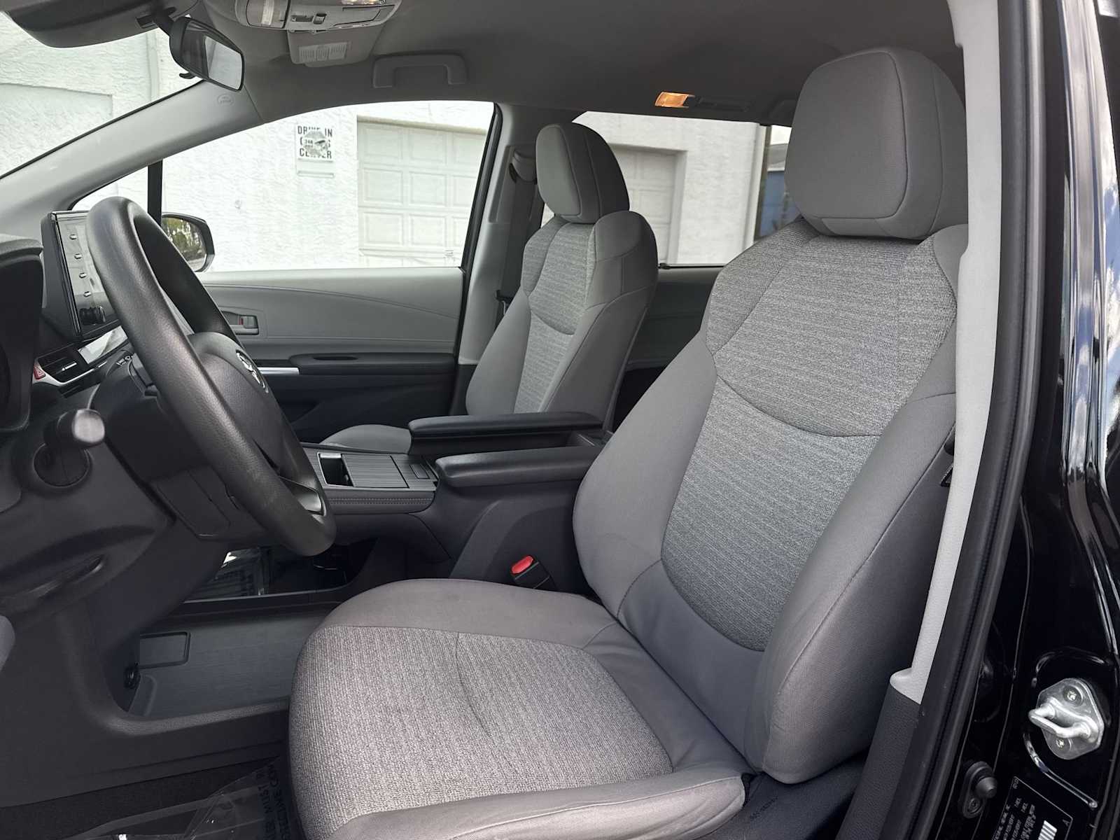 Thumbnail: 2023 Toyota Sienna - 15