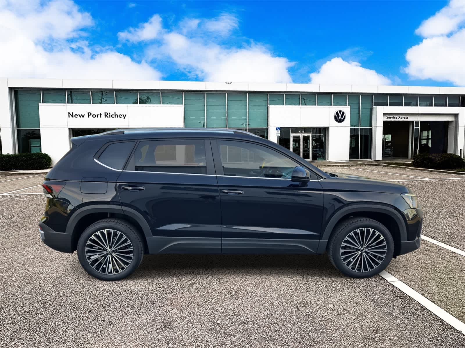 Thumbnail: 2025 Volkswagen Taos - 9