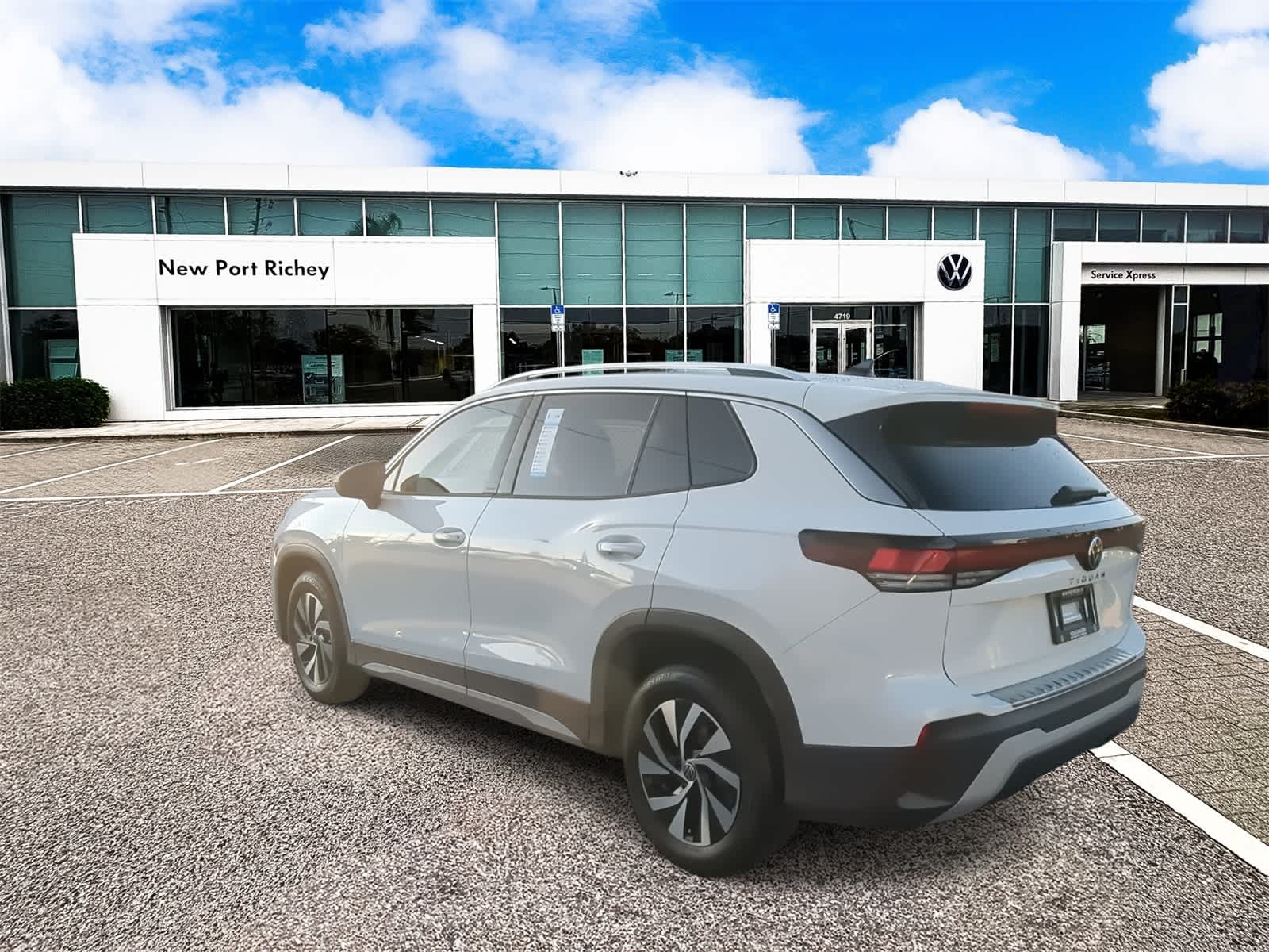 Thumbnail: 2025 Volkswagen Tiguan - 6