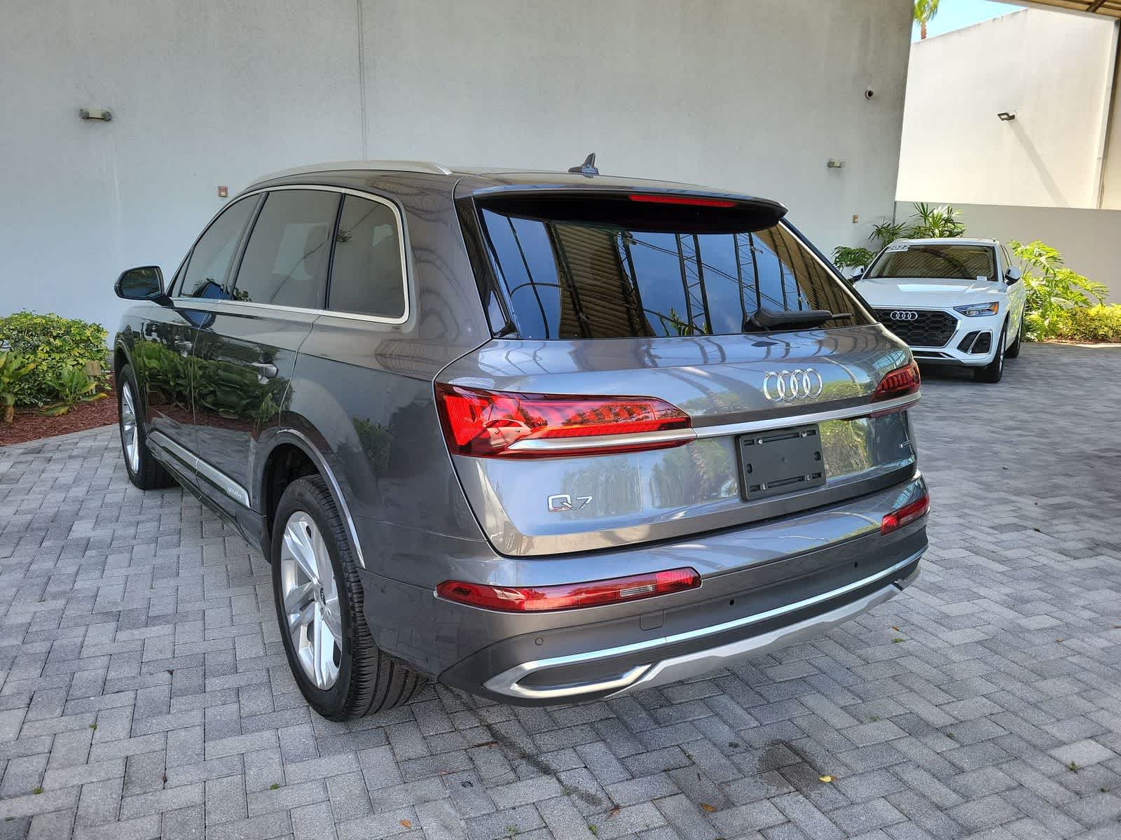 Thumbnail: 2023 Audi Q7 - 6