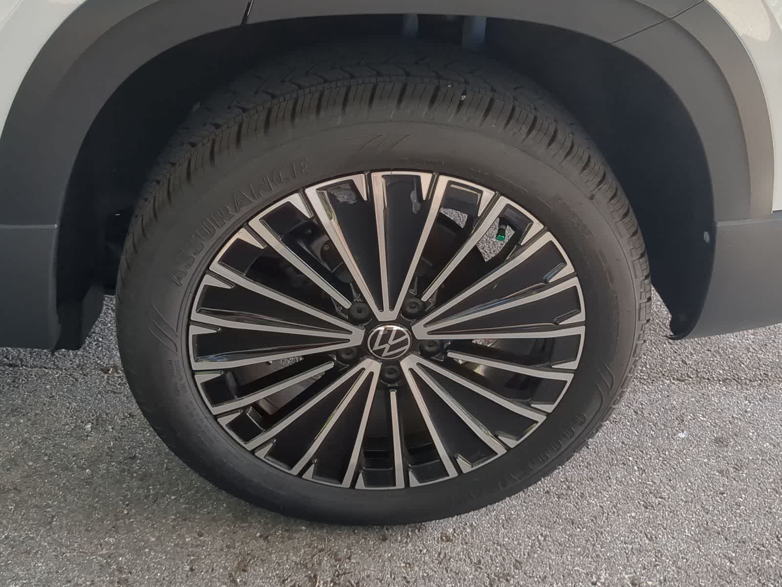 Thumbnail: 2025 Volkswagen Taos - 14