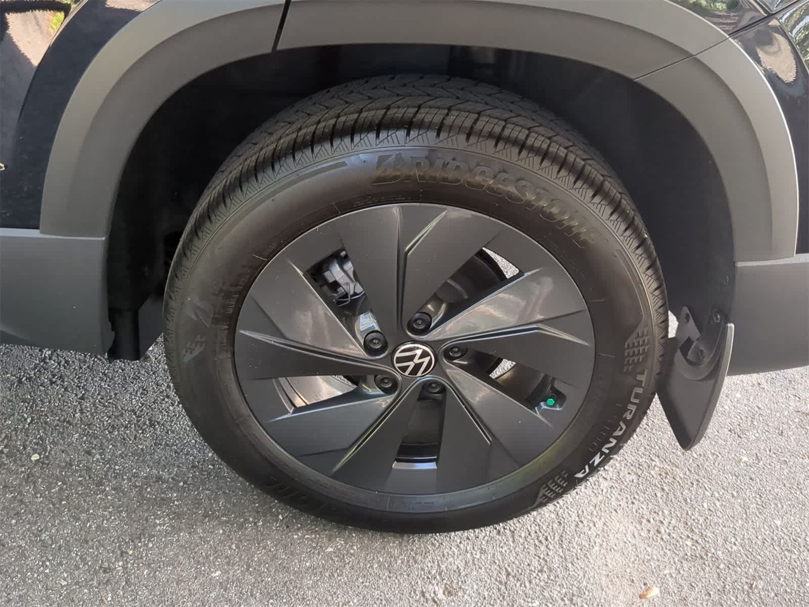 Thumbnail: 2025 Volkswagen Taos - 14