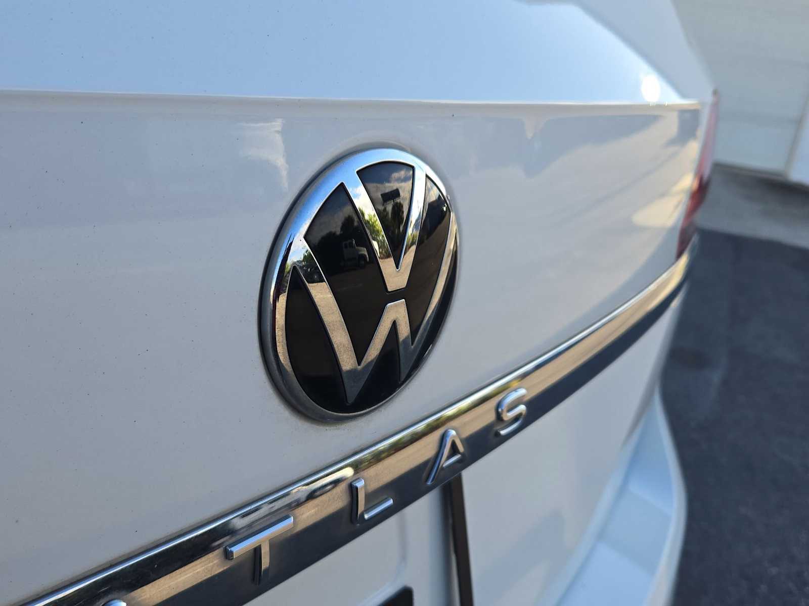 Thumbnail: 2023 Volkswagen Atlas - 12