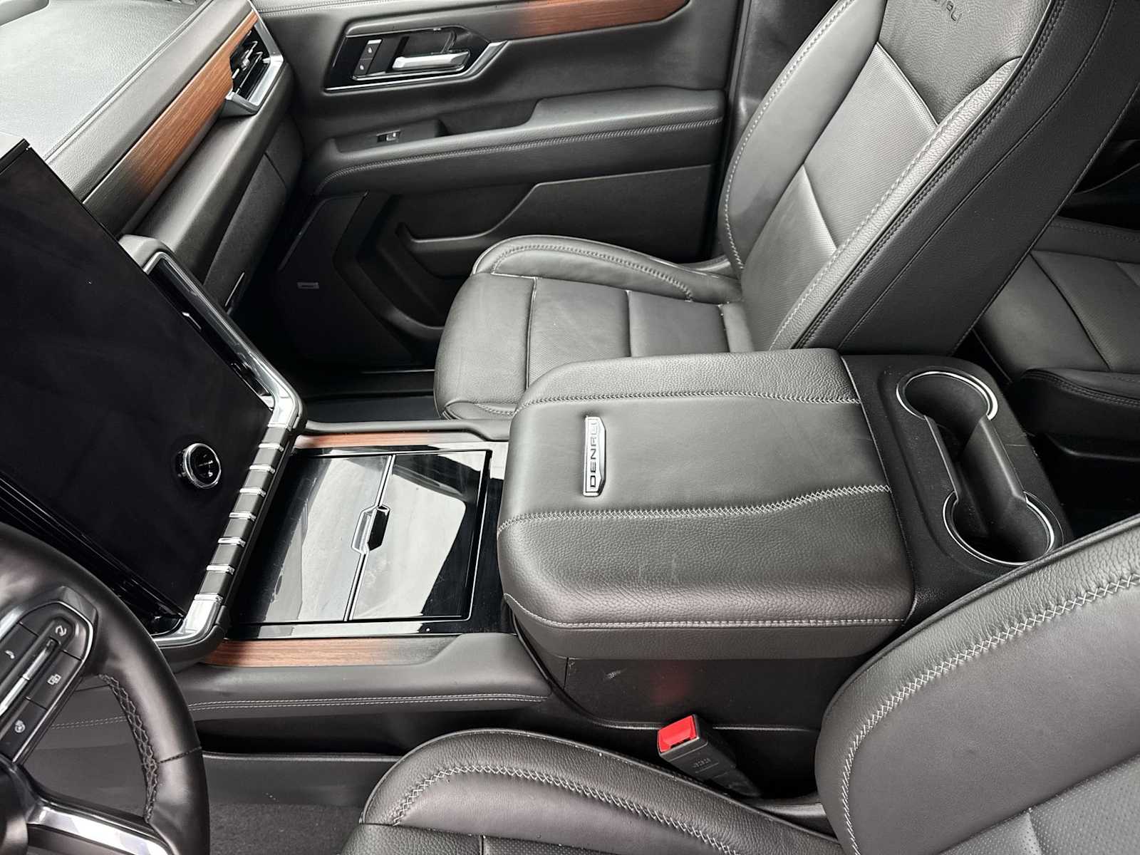 Thumbnail: 2025 GMC Yukon - 21