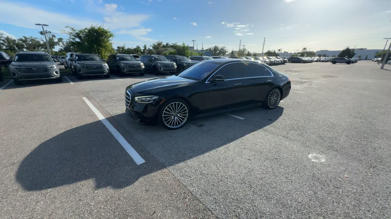 Thumbnail: 2022 Mercedes-Benz S-Class - 3