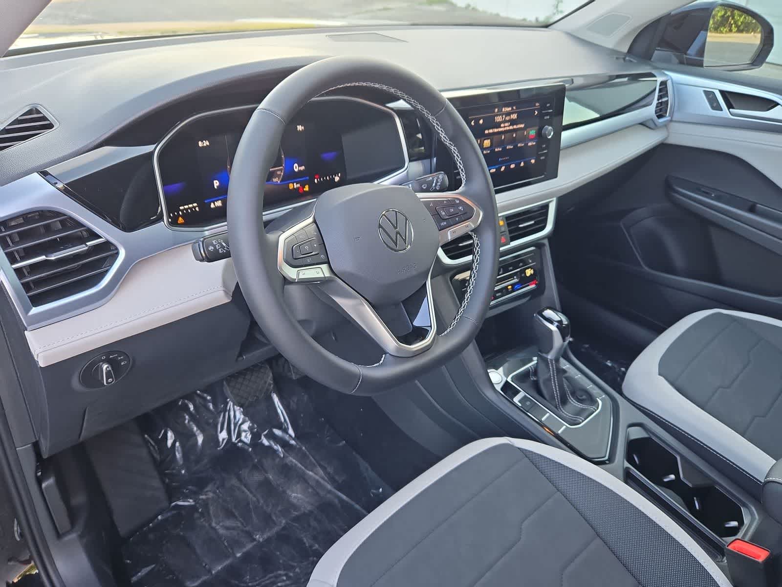 Thumbnail: 2025 Volkswagen Taos - 10