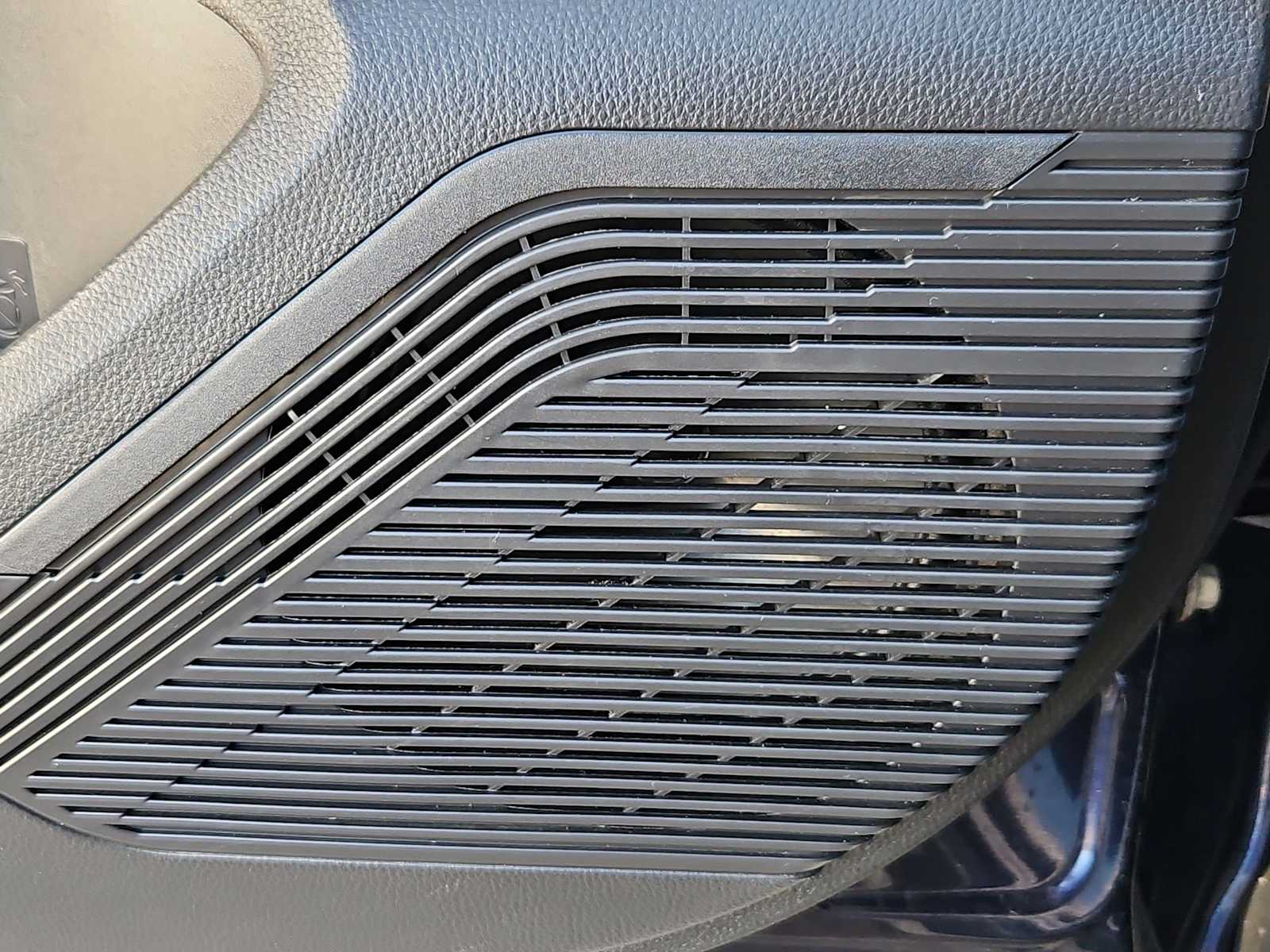 Thumbnail: 2023 Toyota Venza - 30