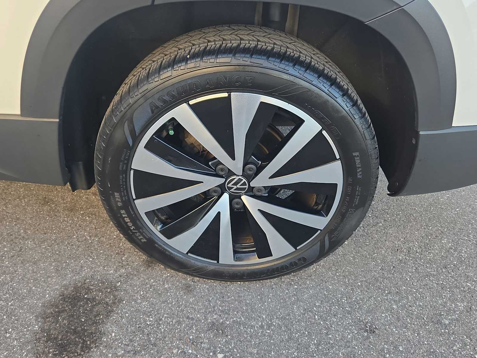 Thumbnail: 2023 Volkswagen Taos - 21