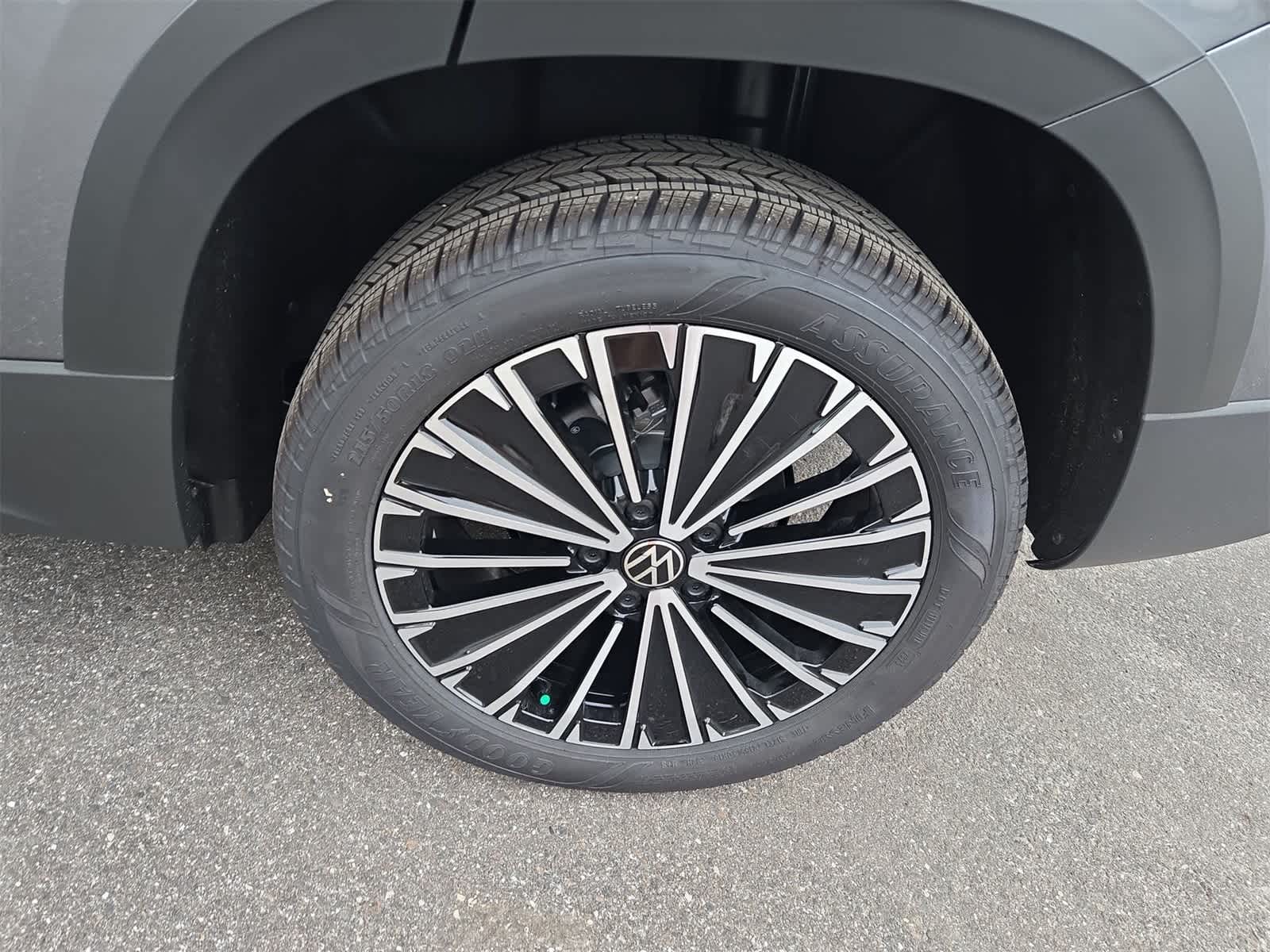 Thumbnail: 2025 Volkswagen Taos - 14