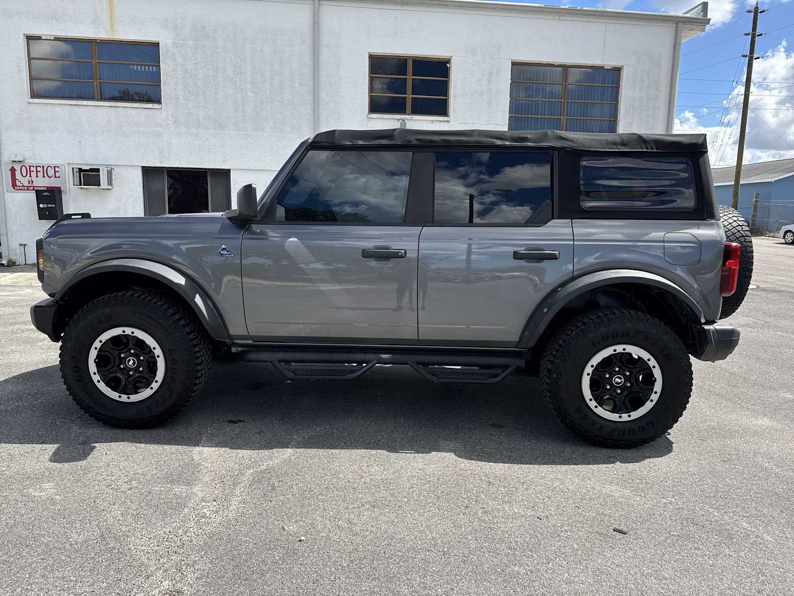 Thumbnail: 2022 Ford Bronco - 3