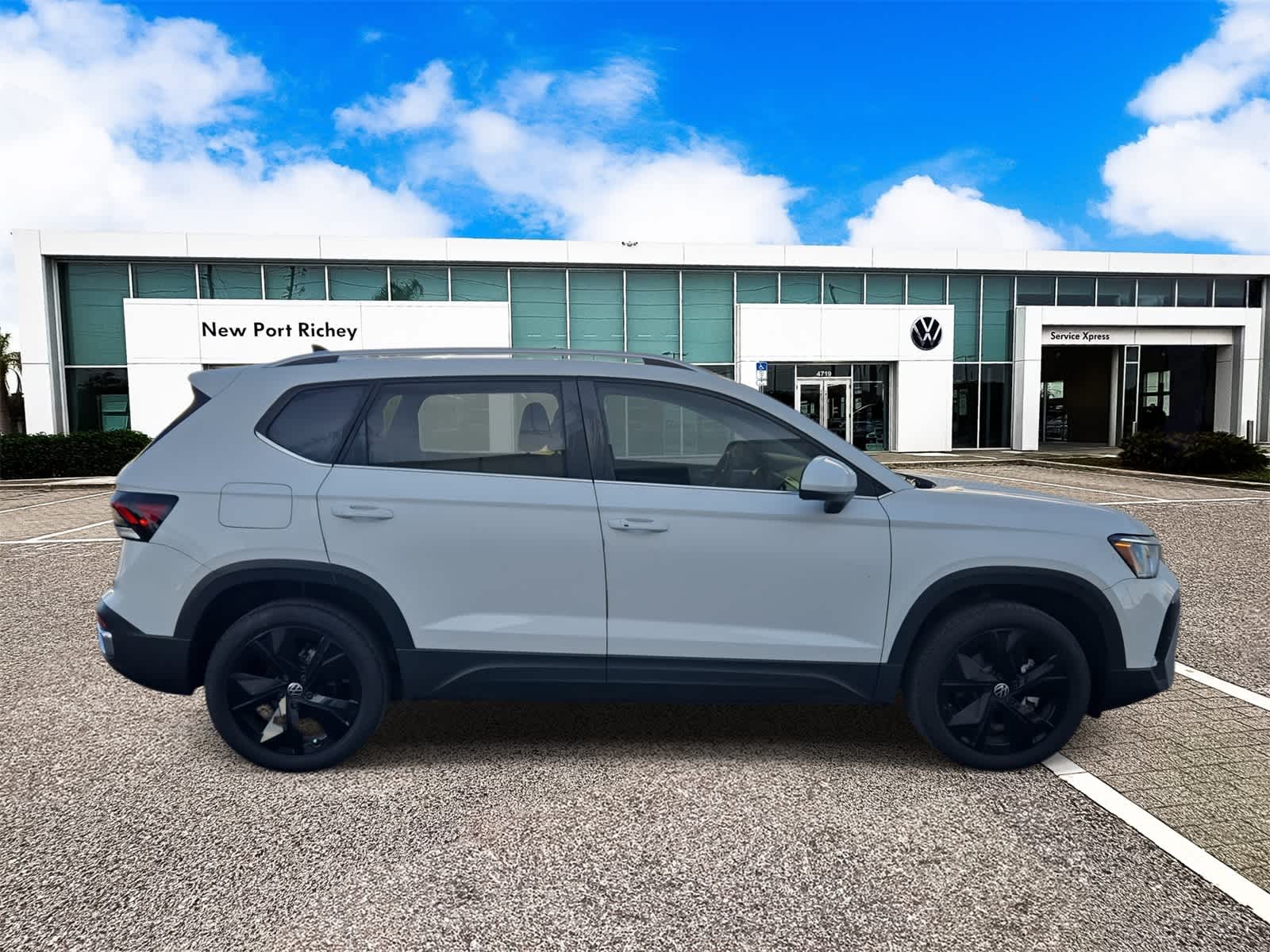 Thumbnail: 2025 Volkswagen Taos - 9