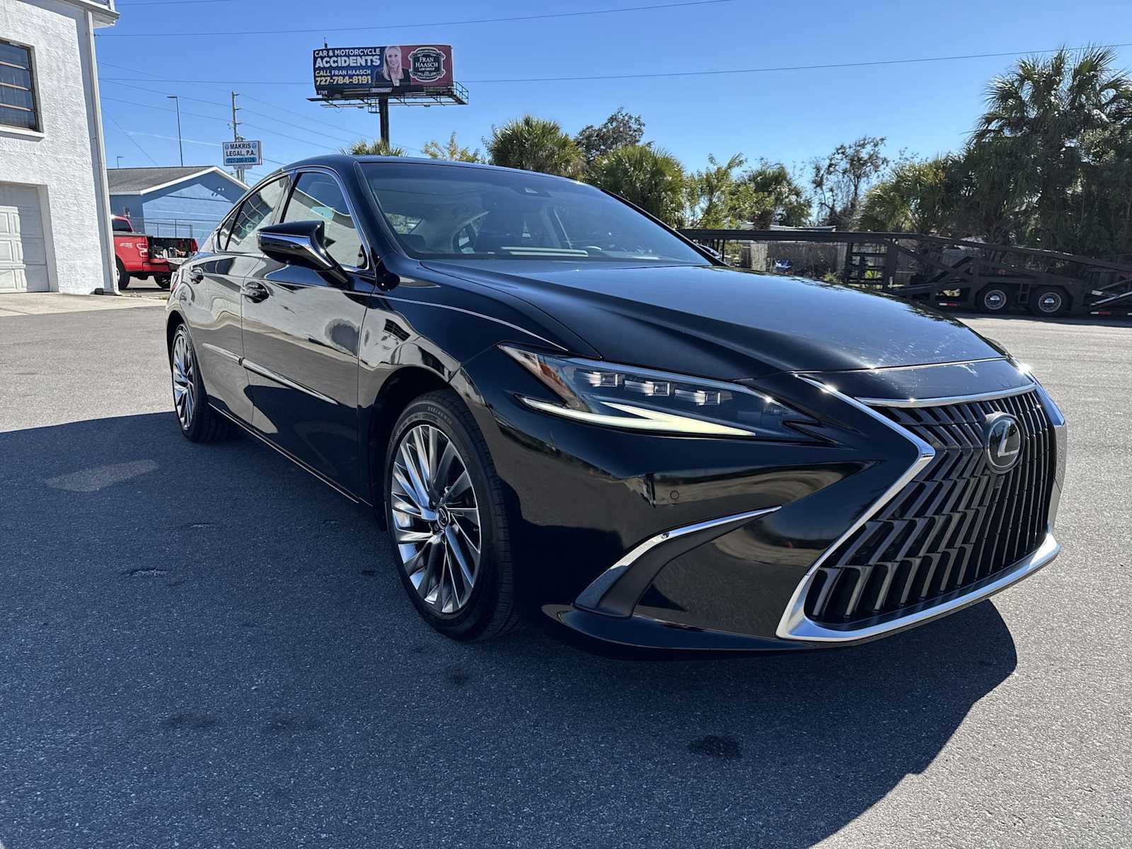 Thumbnail: 2022 Lexus ES - 8