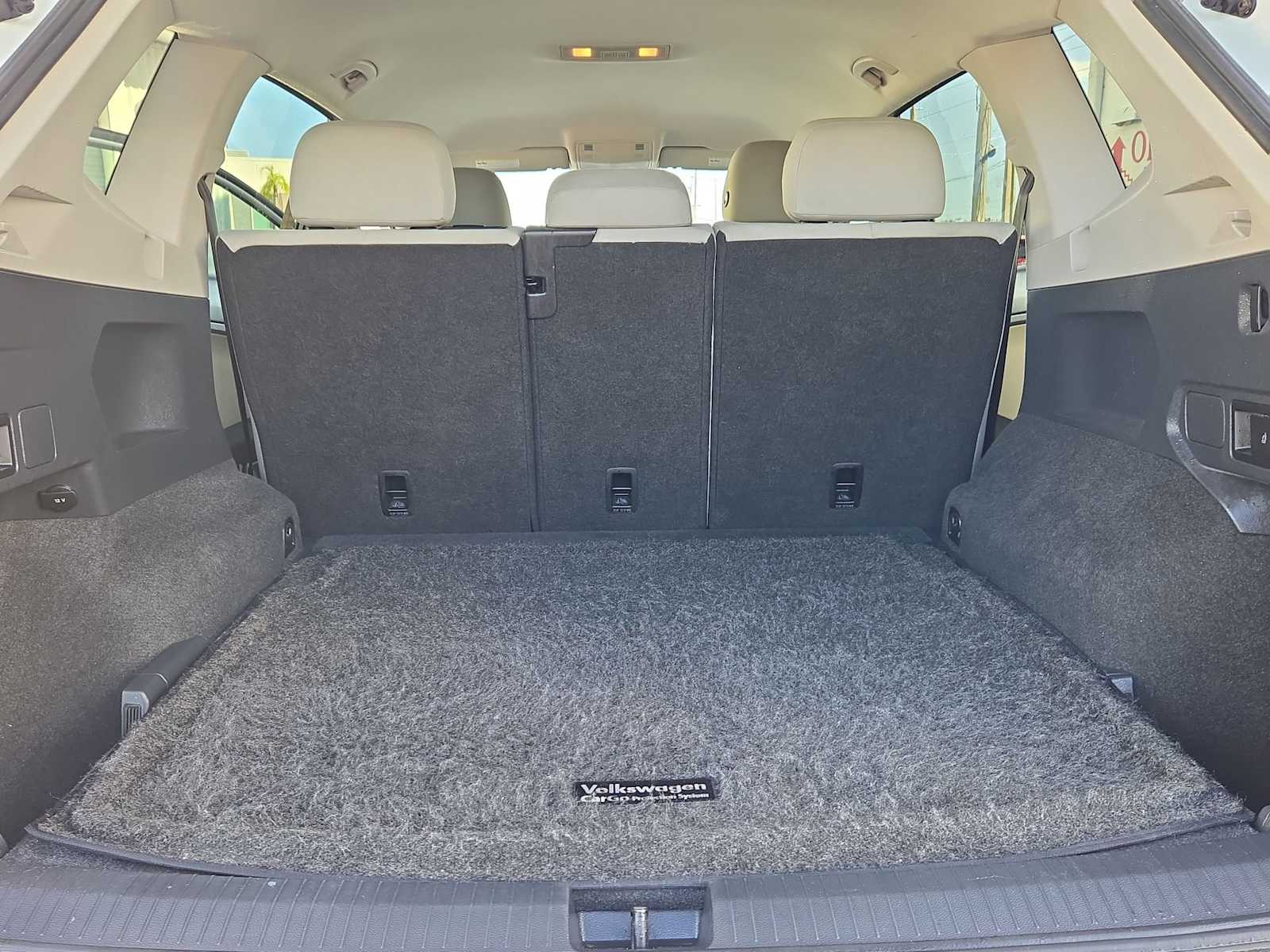 Thumbnail: 2018 Volkswagen Tiguan - 38