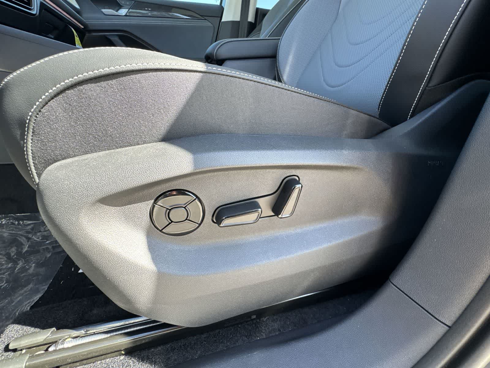 Thumbnail: 2026 Volkswagen Tiguan - 16