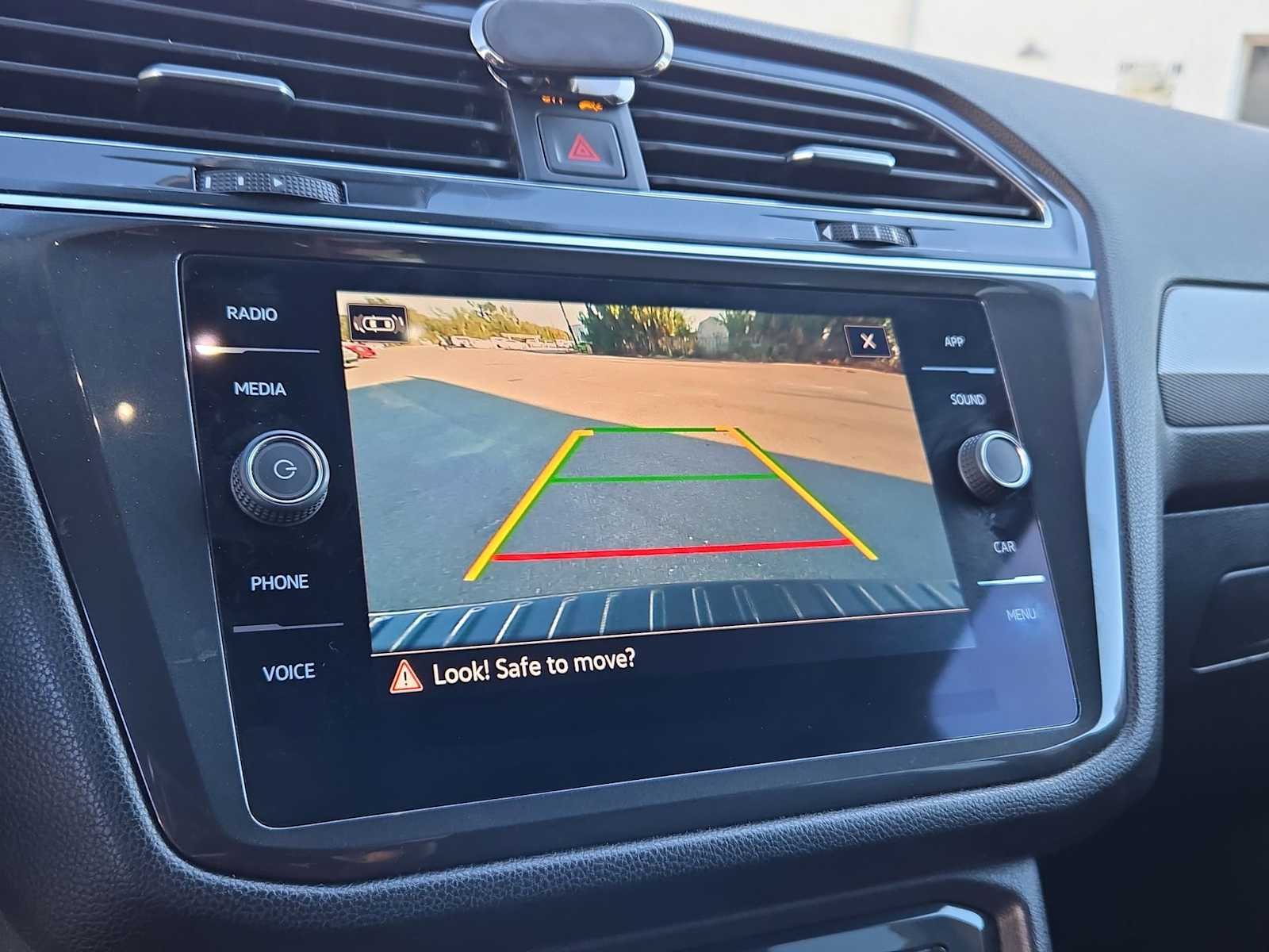 Thumbnail: 2023 Volkswagen Tiguan - 27