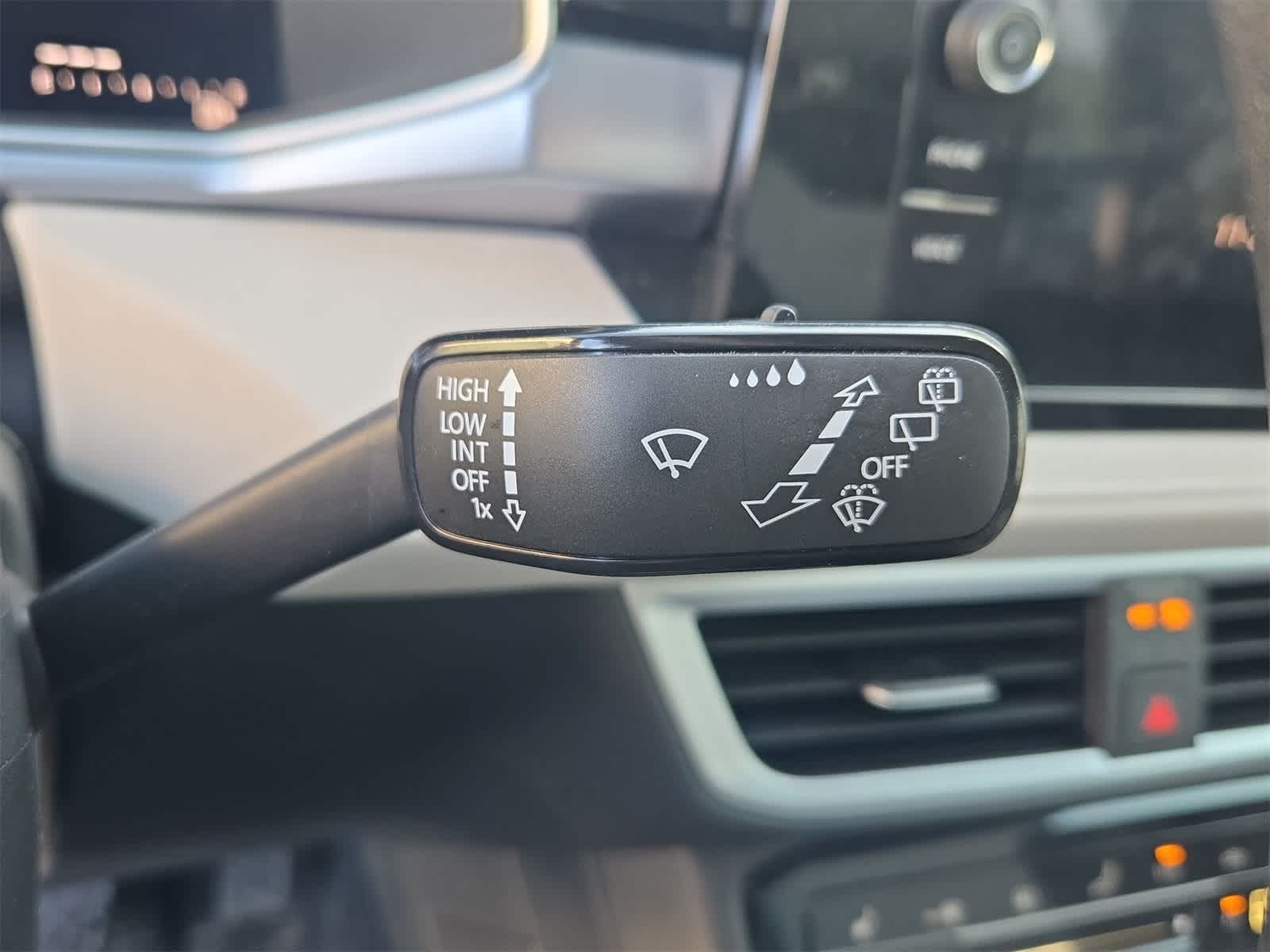 Thumbnail: 2025 Volkswagen Taos - 23