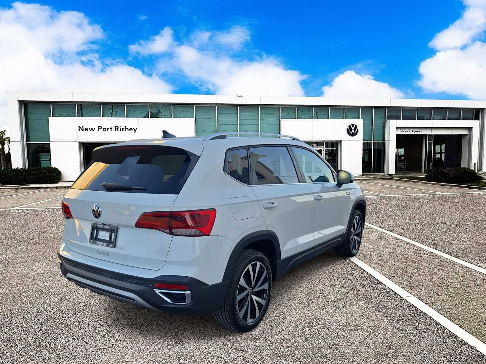 Thumbnail: 2023 Volkswagen Taos - 8