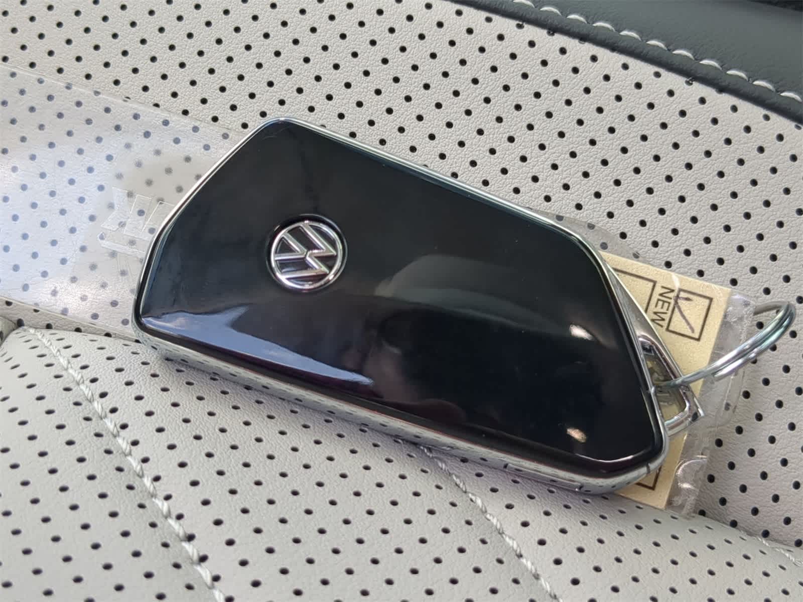 Thumbnail: 2025 Volkswagen Tiguan - 37