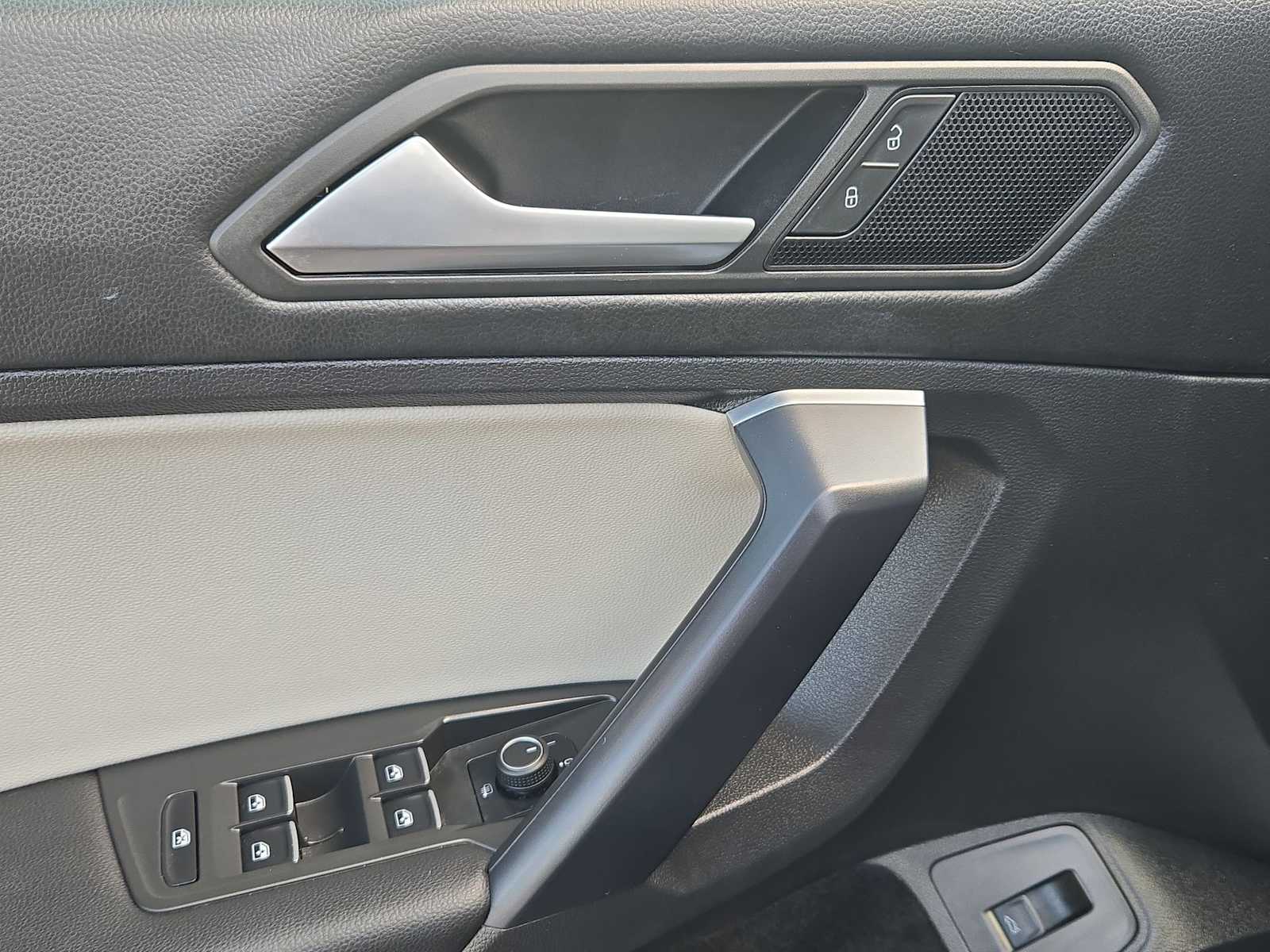 Thumbnail: 2021 Volkswagen Tiguan - 38