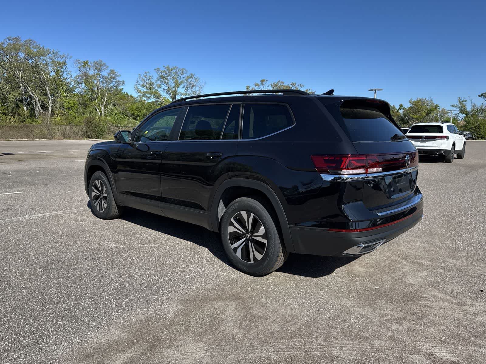 Thumbnail: 2026 Volkswagen Atlas - 3