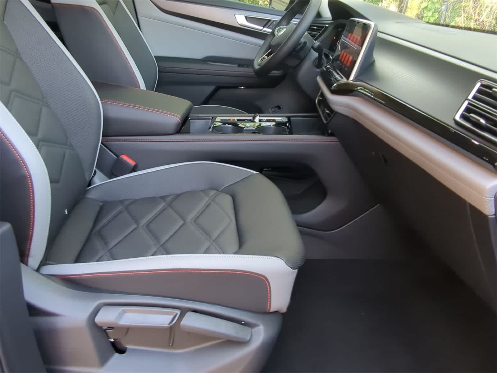 Thumbnail: 2025 Volkswagen Atlas - 22