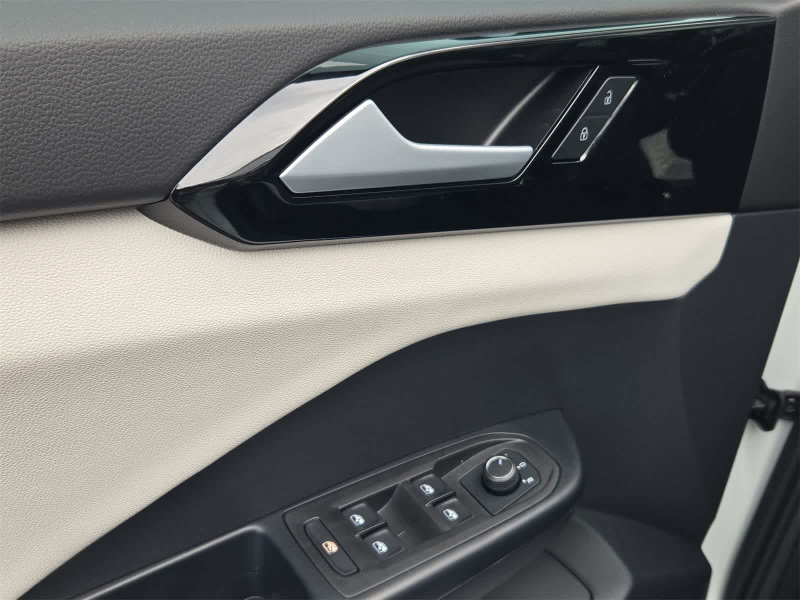 Thumbnail: 2025 Volkswagen Taos - 36