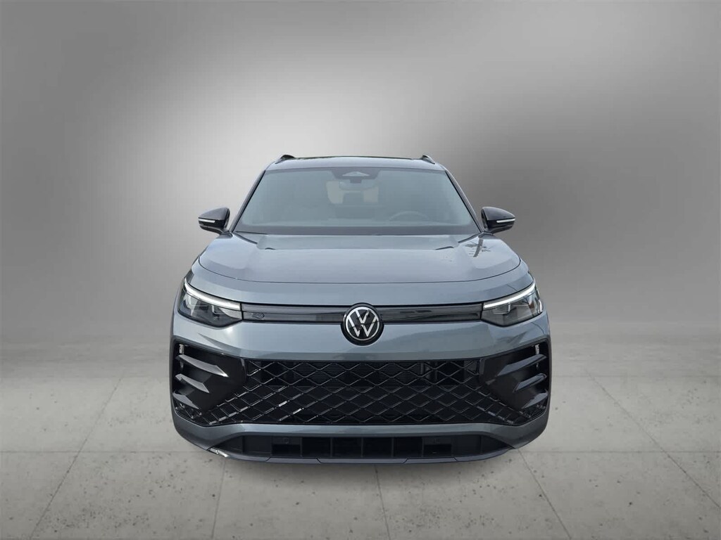 New 2025 Volkswagen Tiguan 2.0T SE R-Line Black SUV